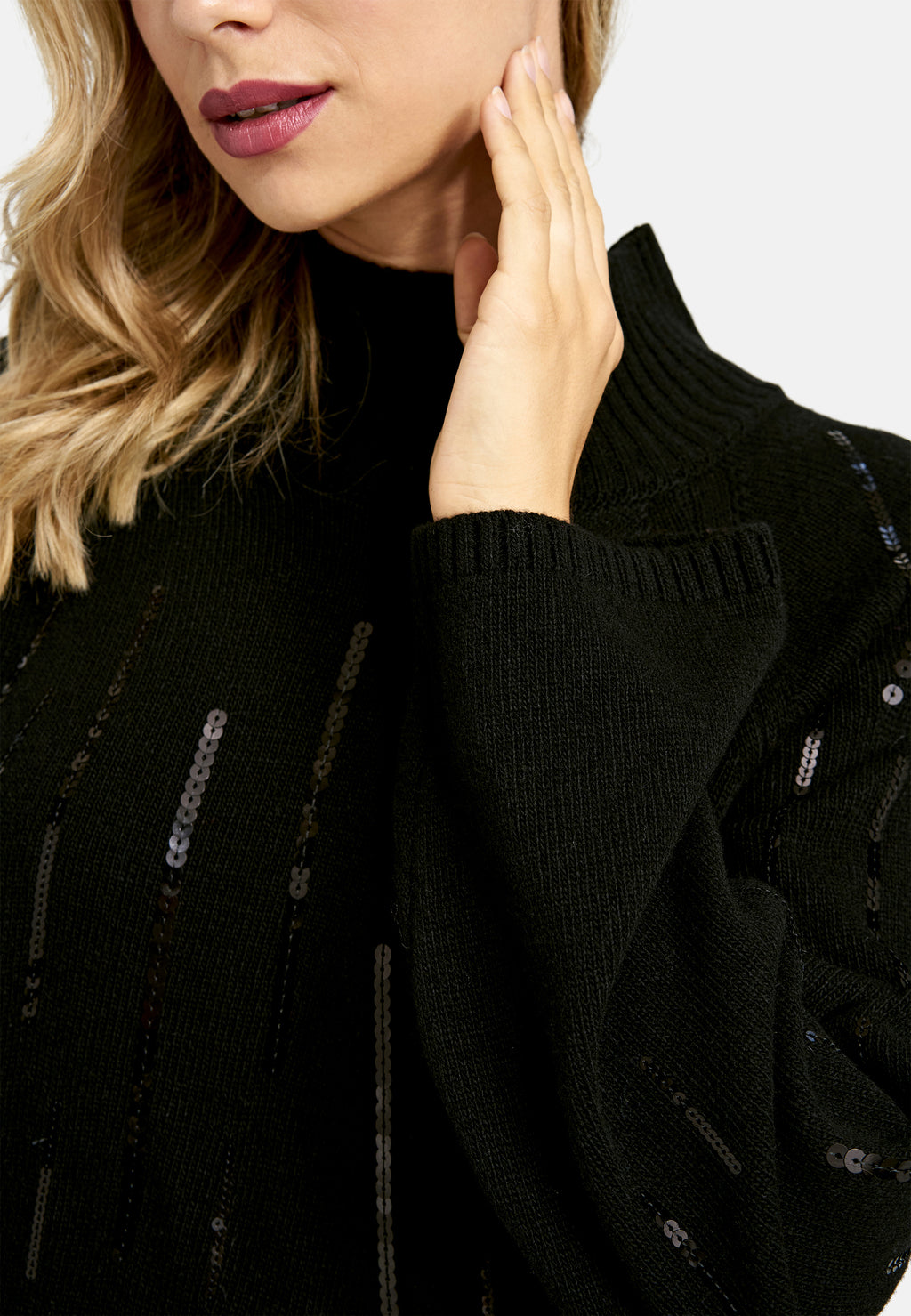 Pullover w turtleneck, oversized shoulder, wide 1/1 sleeves + seq