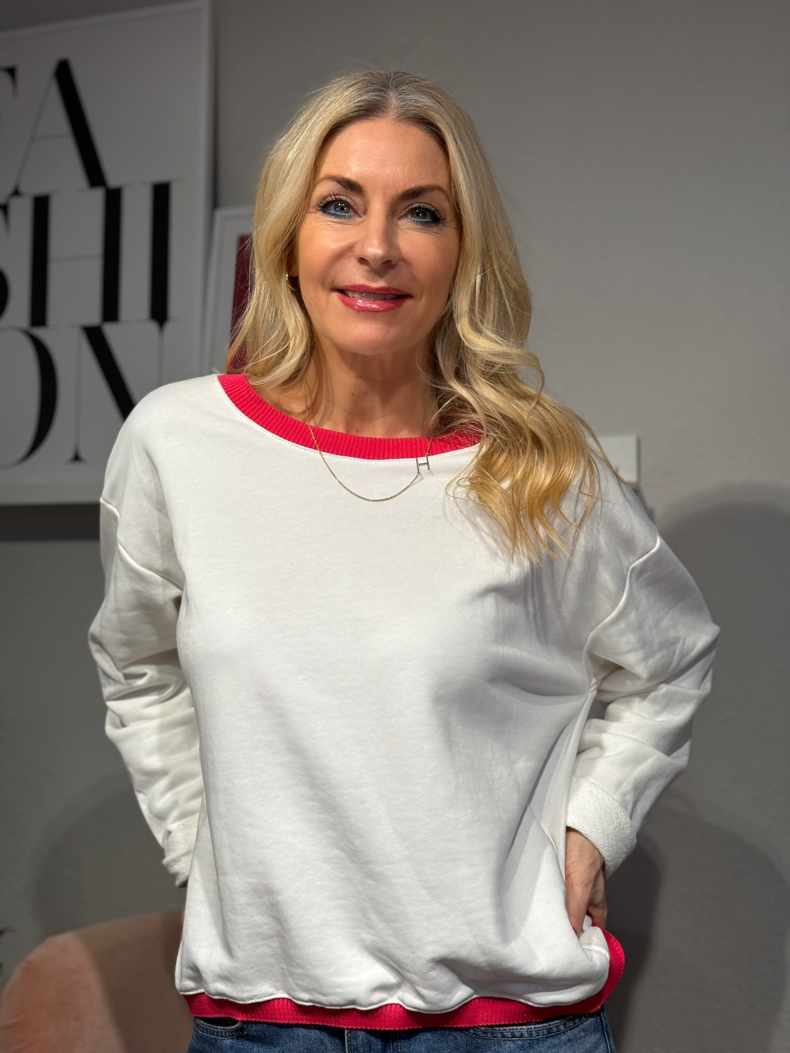 Sweatshirt