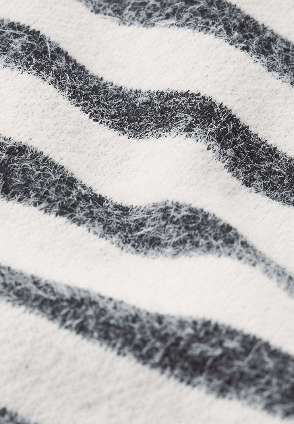 Gestreiftes Federgarn Shirt