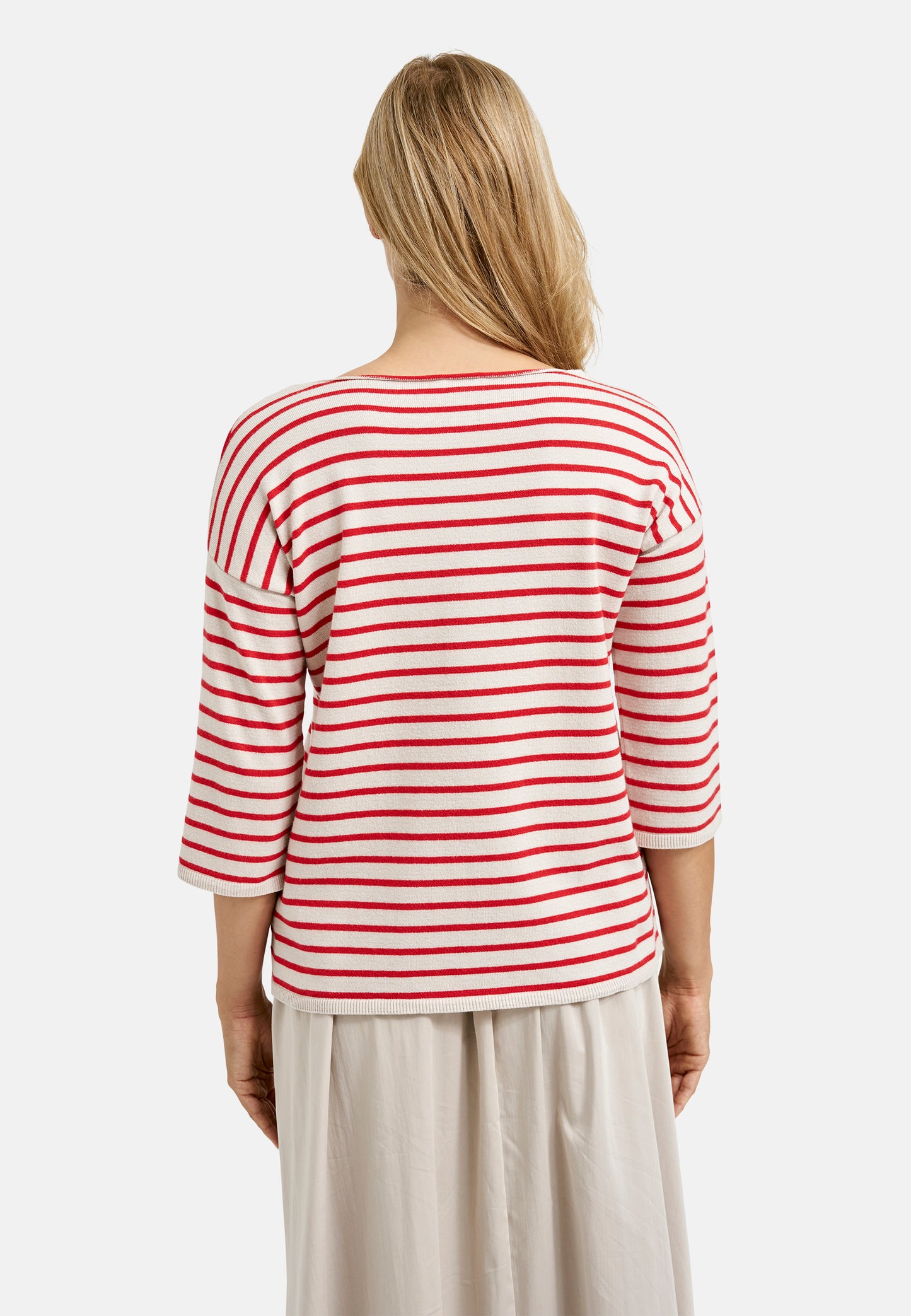 3/4 sleeve pullover with oversized shoulders