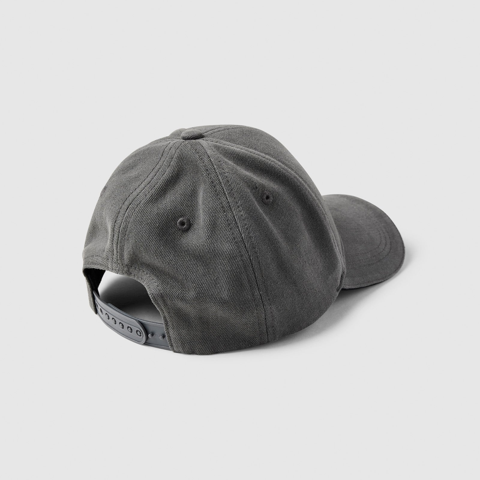 Cap Denim cap with ruber badge