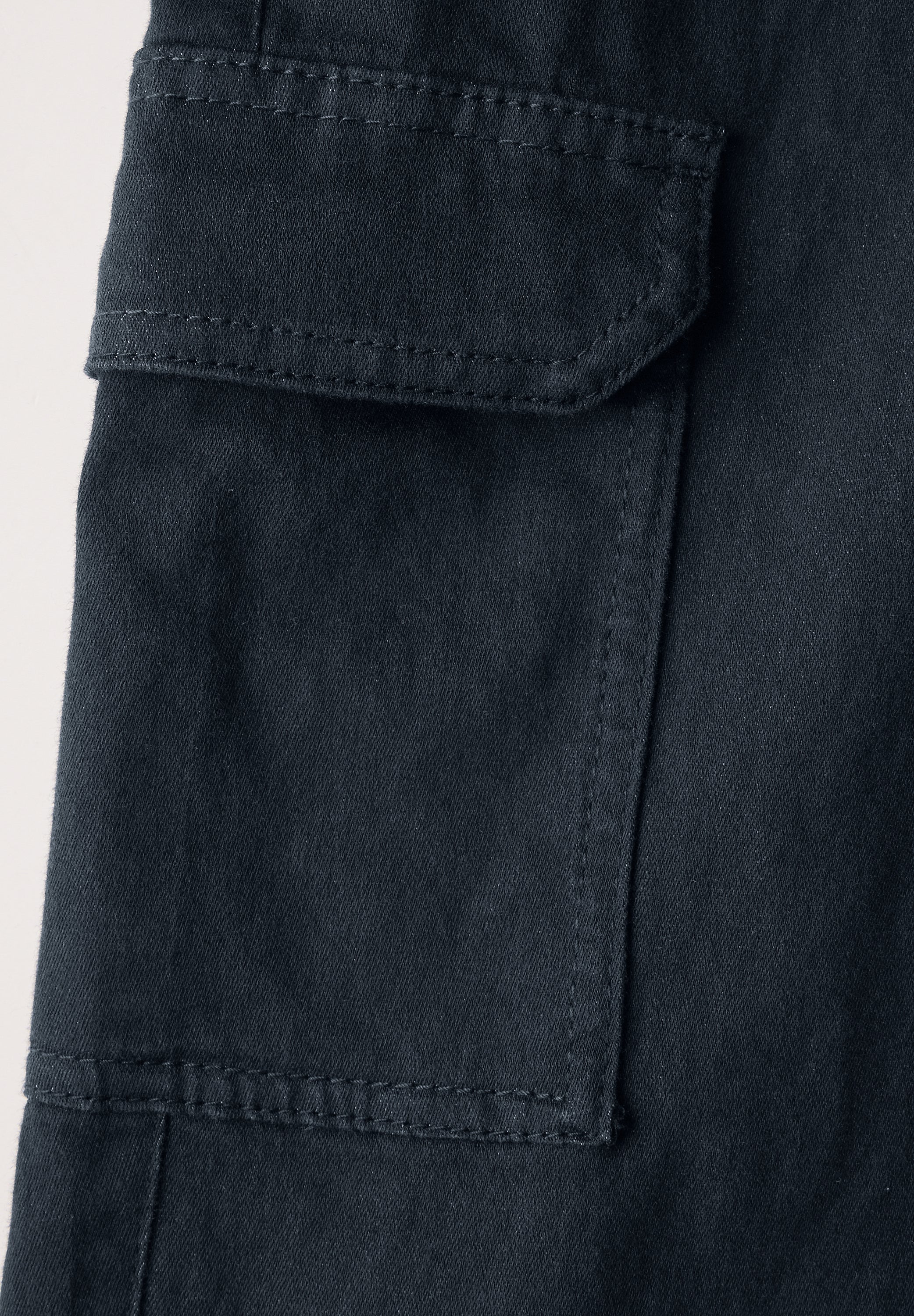 Cargo-Hose im Washed-Look