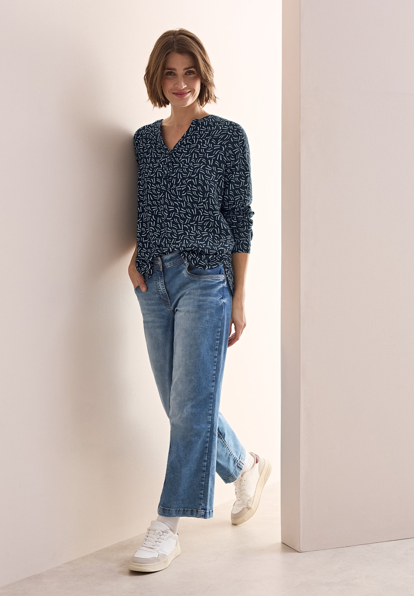Bluse mit Minimal Print