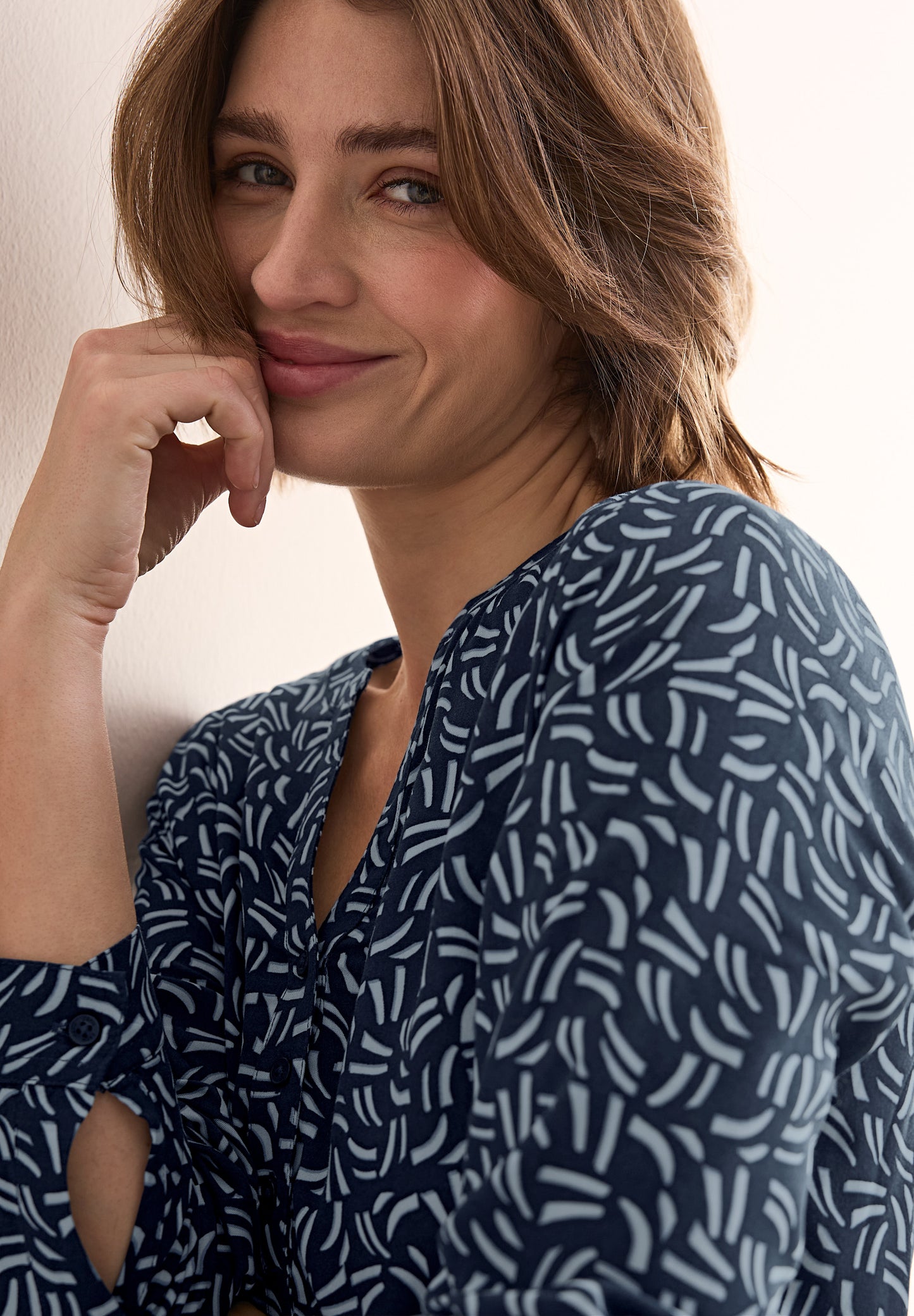 Bluse mit Minimal Print