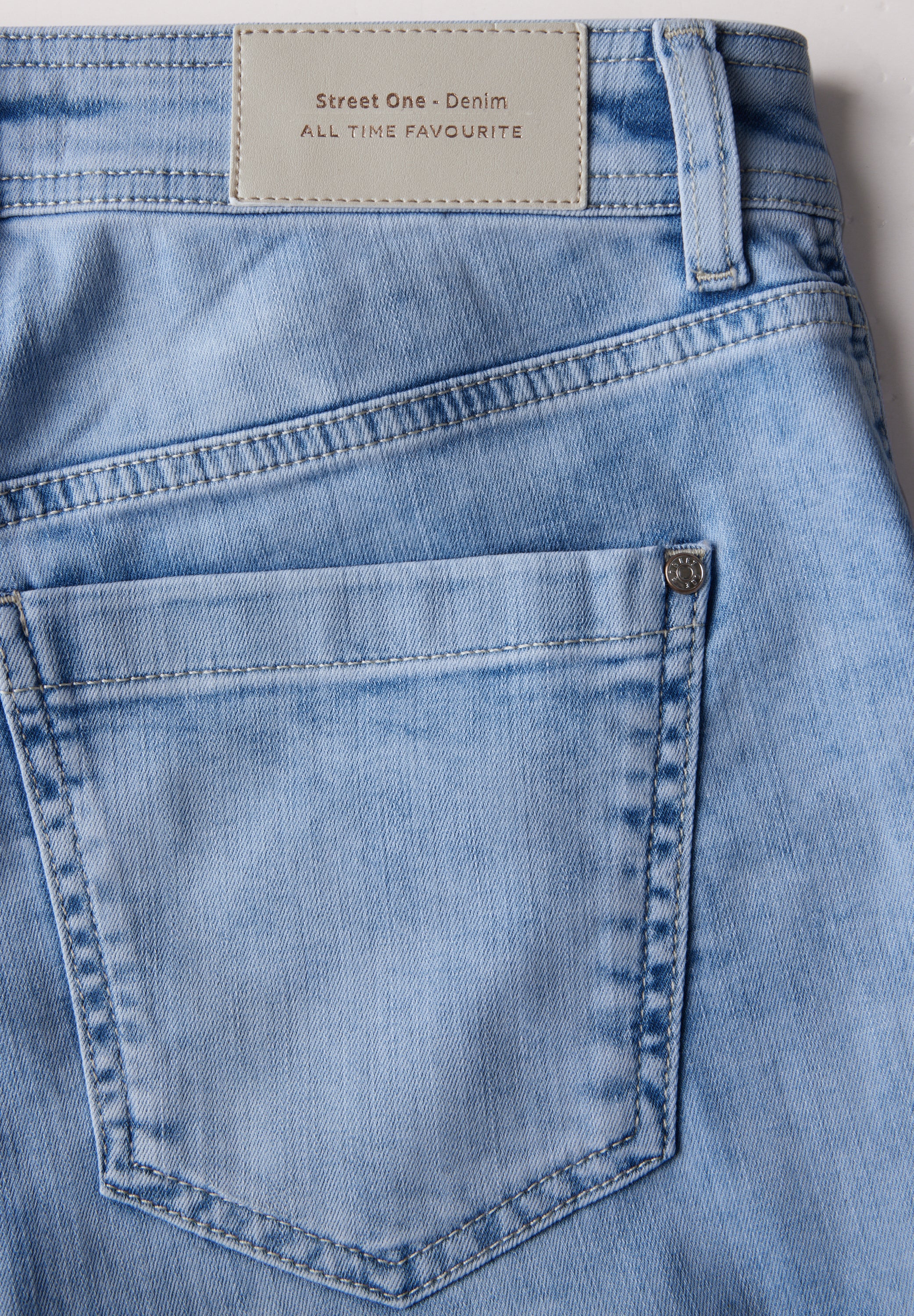 Jeans im Cargo-Look