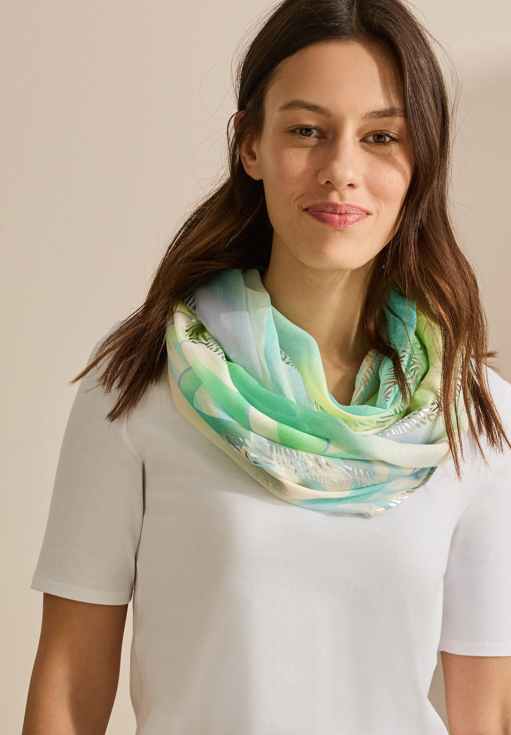 Loop Schal mit Foliendetails