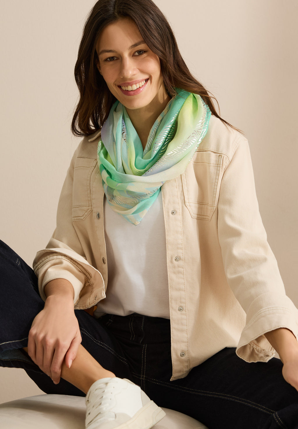 Loop Schal mit Foliendetails