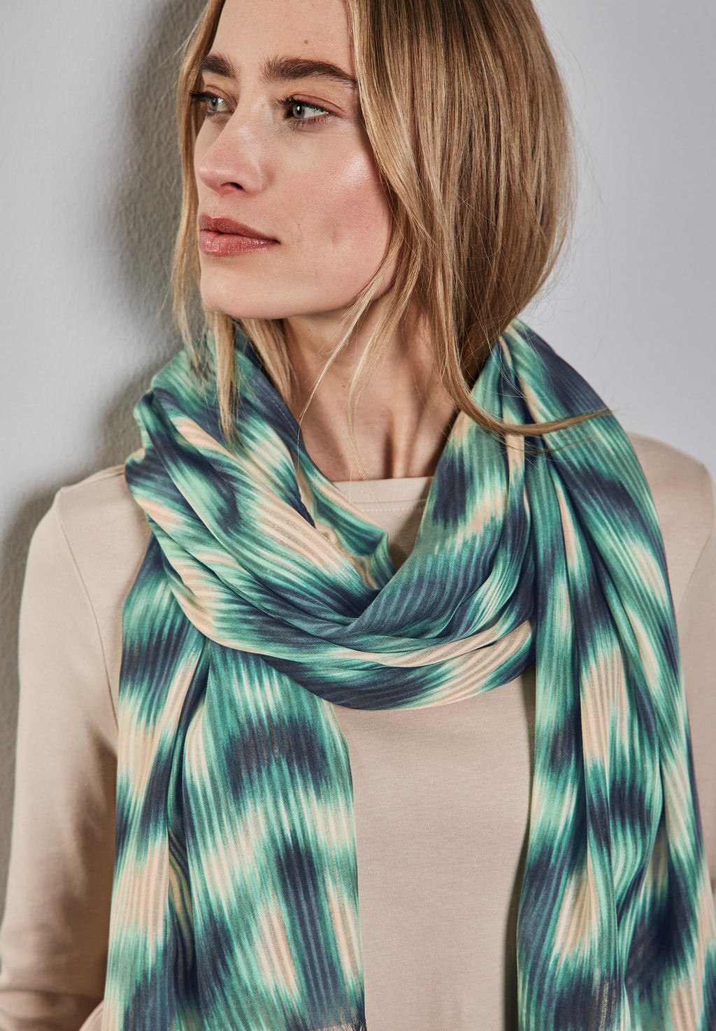 Strukturschal mit Print