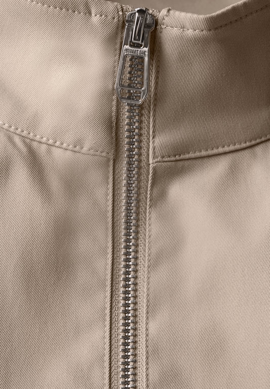 Jacke mit Stehkragen