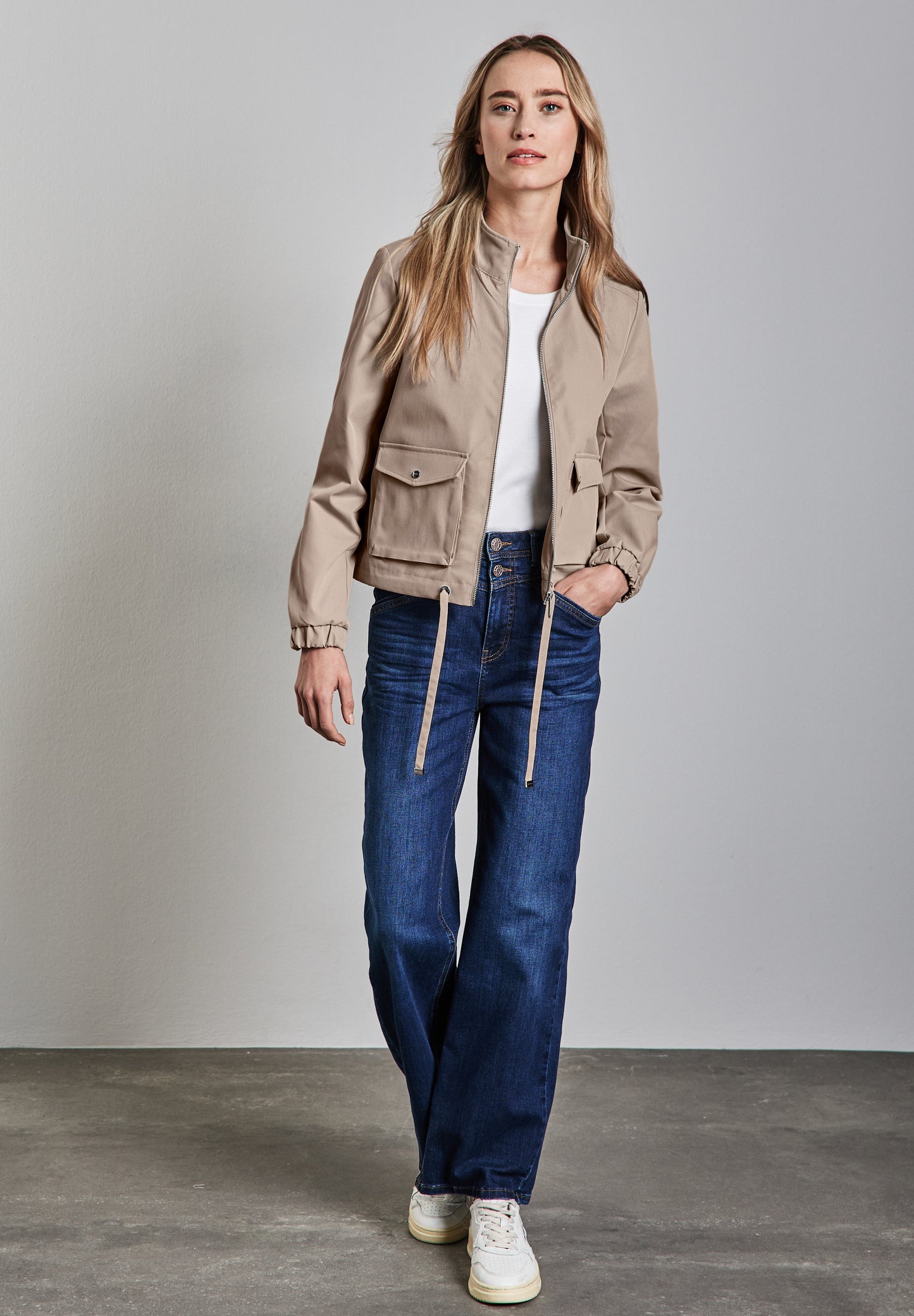 Jacke mit Stehkragen