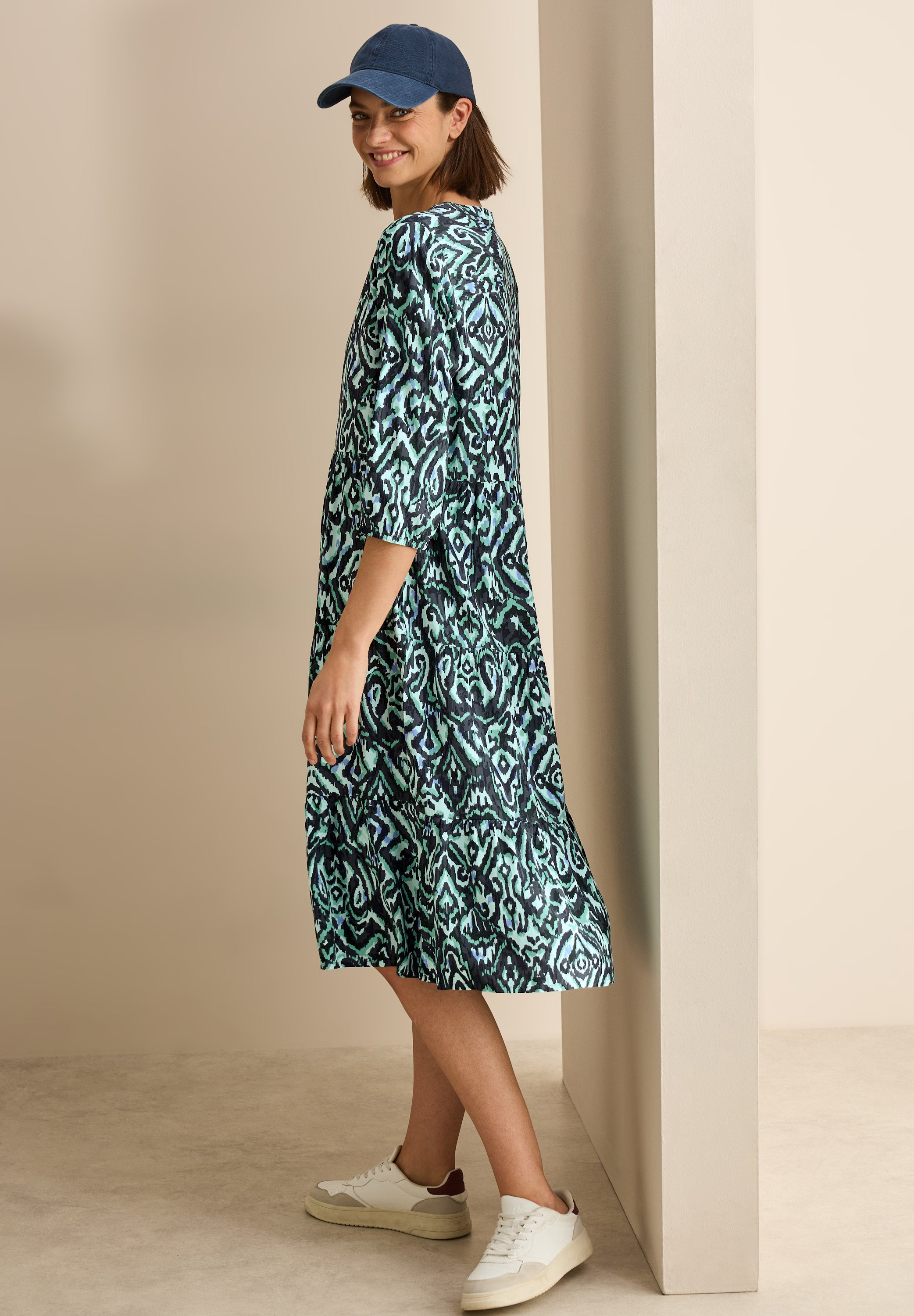 Gemustertes Volant-Kleid