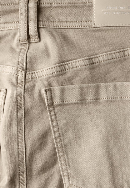 Jeans im Cargo-Look