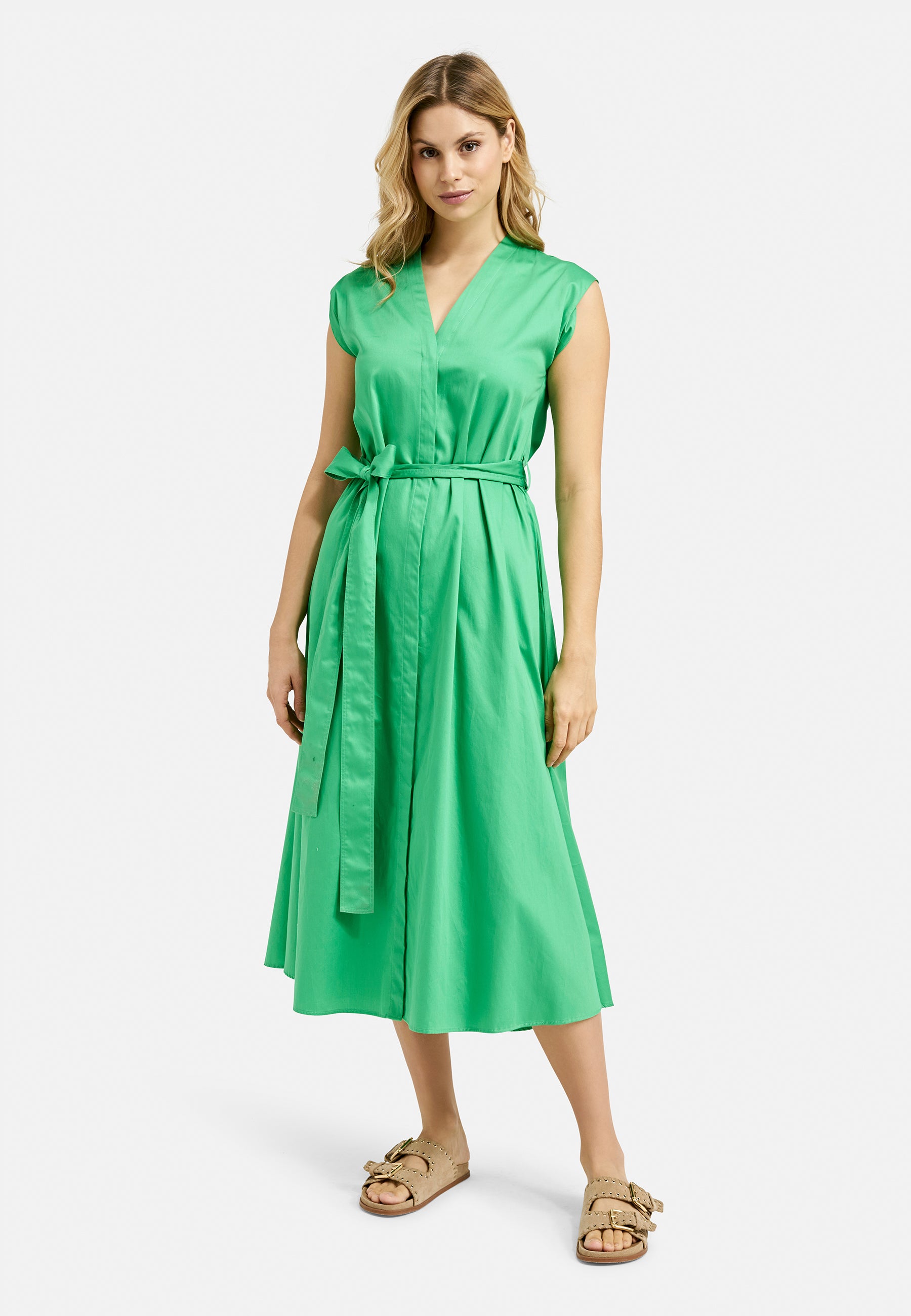 sleeveless Mididress w v-neck, placket + belt