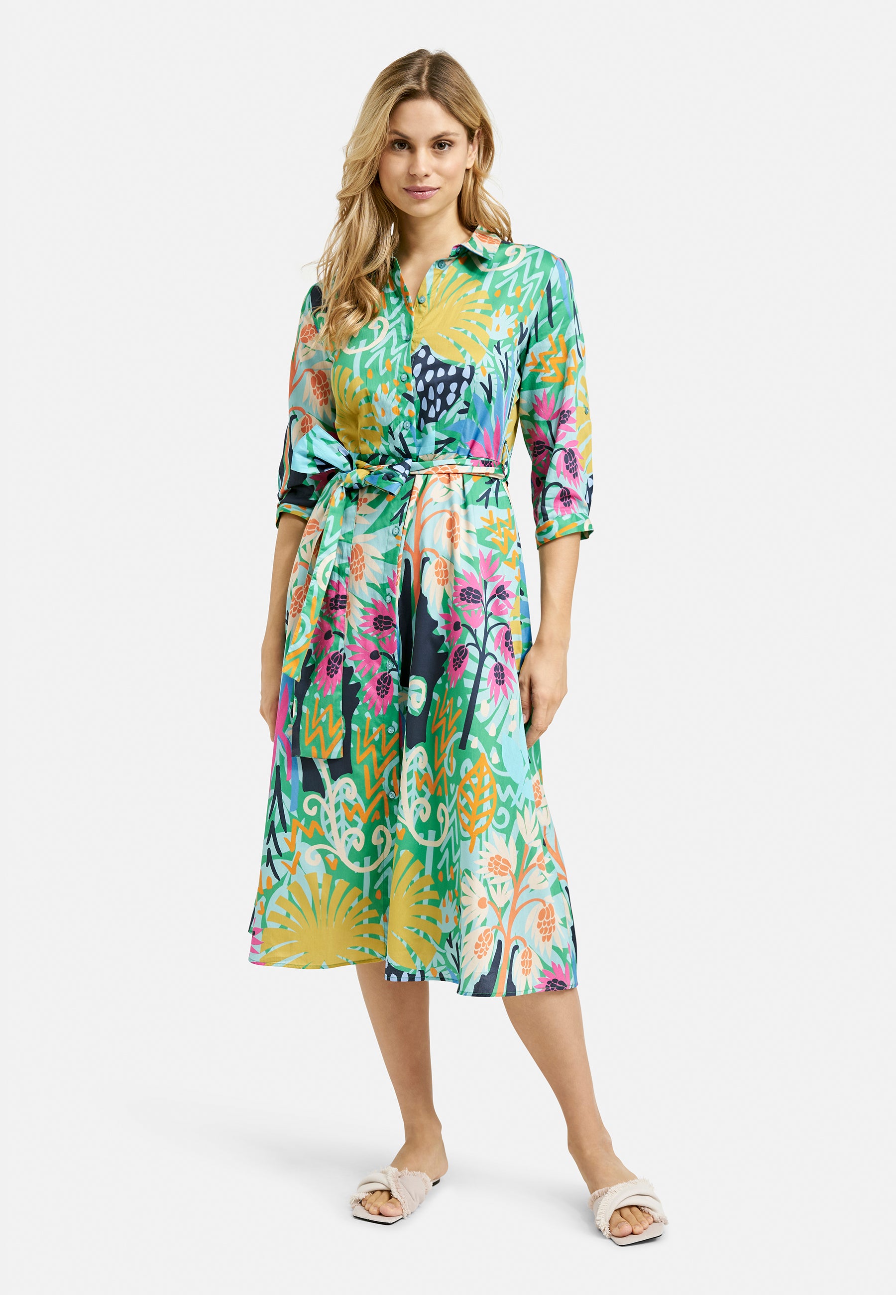 Dress with collar + placket, 3/4 sleeve w tum up + belt