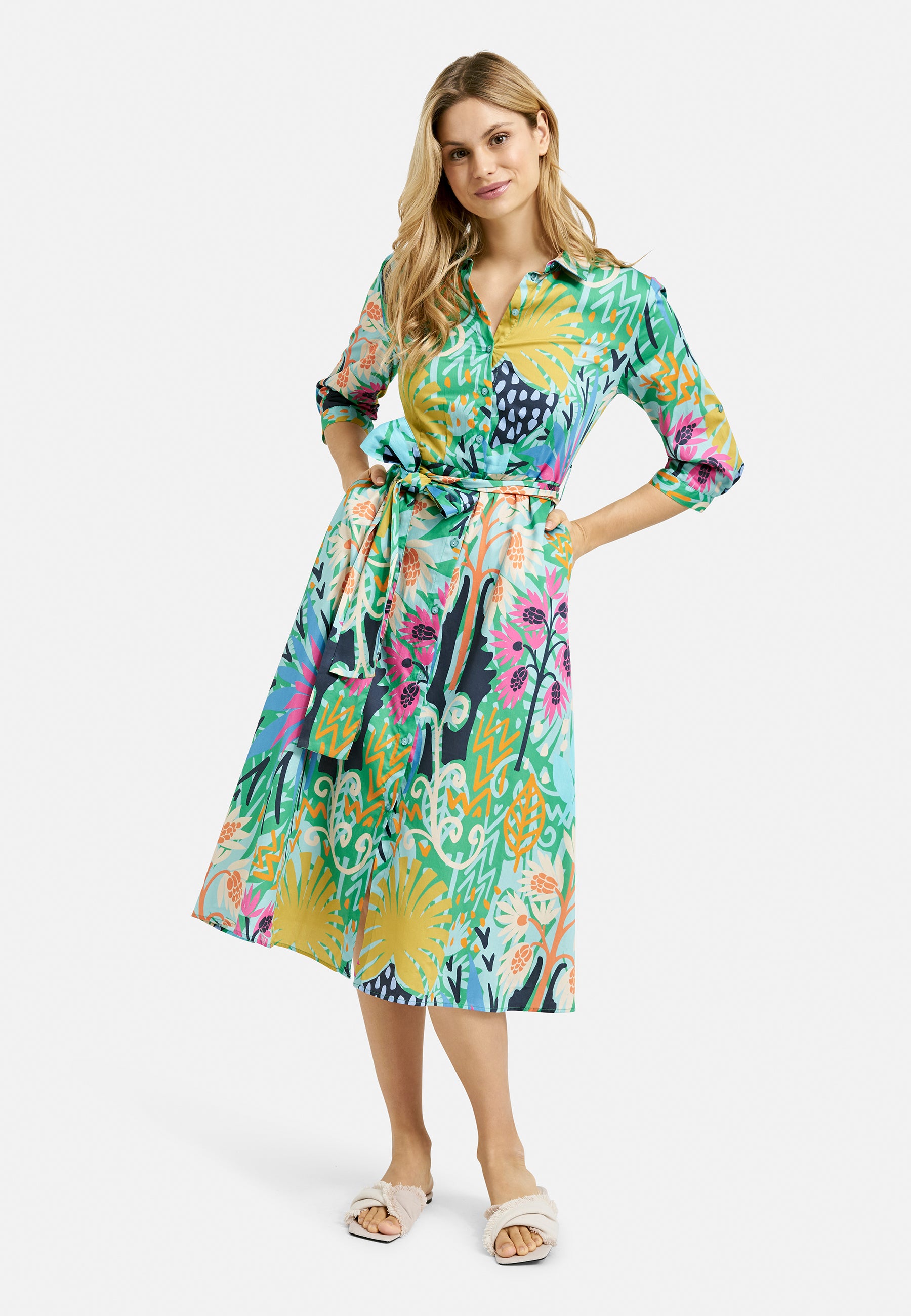 Dress with collar + placket, 3/4 sleeve w tum up + belt