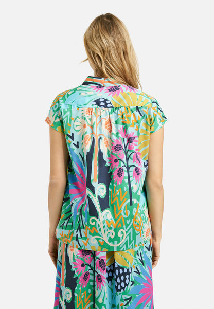 sleeveless Blouse w oversized shoulder, collar + short placket