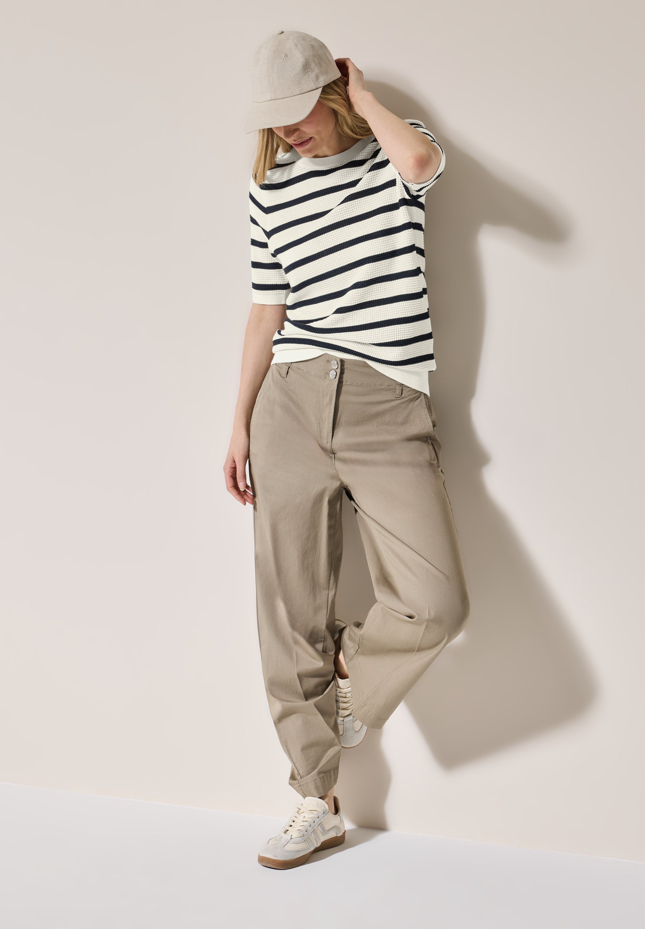 Gestreifter Strukturpullover