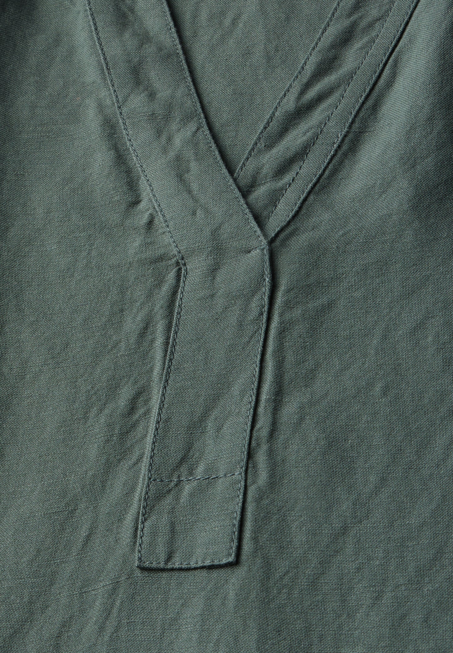 Split Neck Kleid
