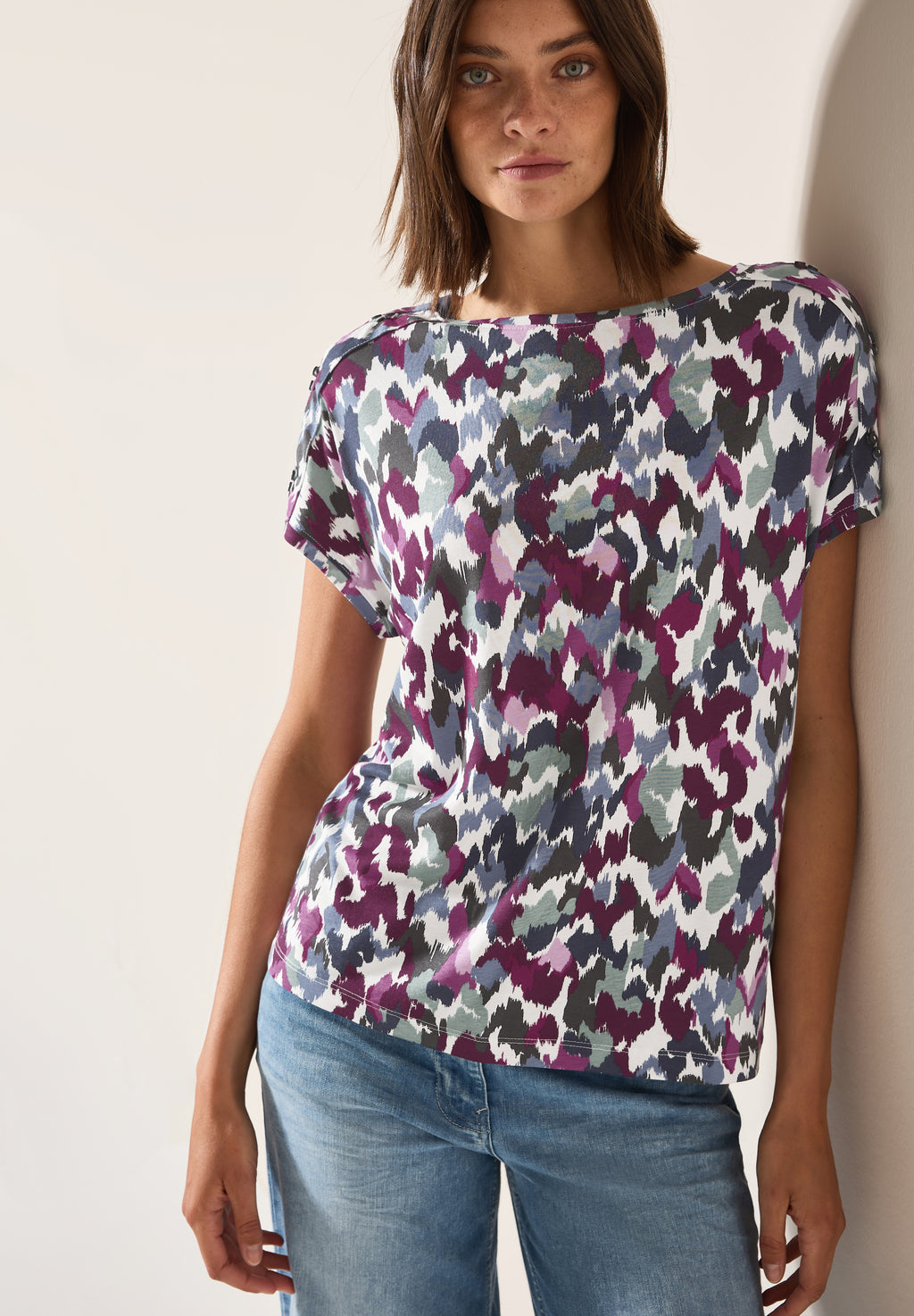 T-Shirt mit Knopfdetail