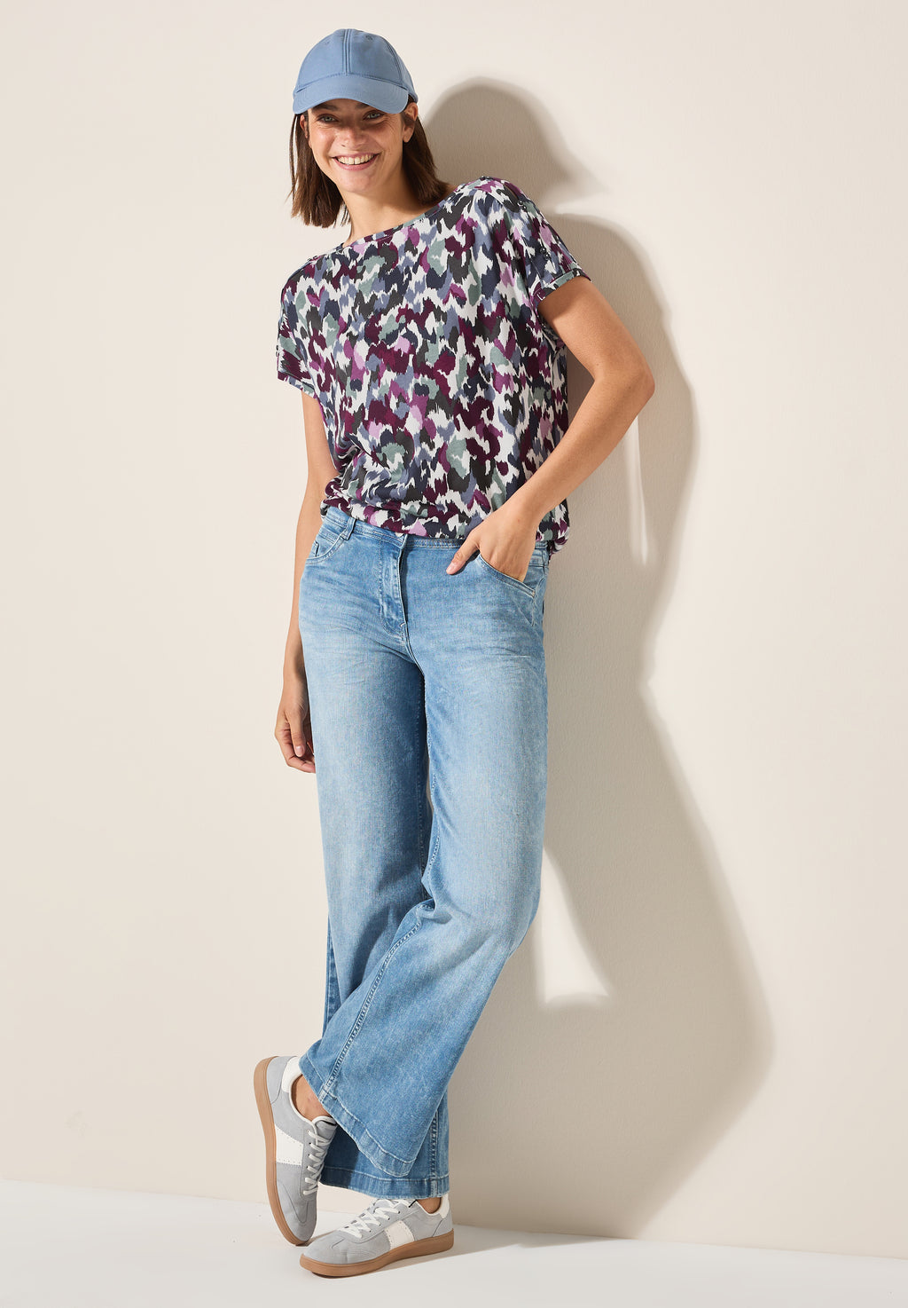 T-Shirt mit Knopfdetail