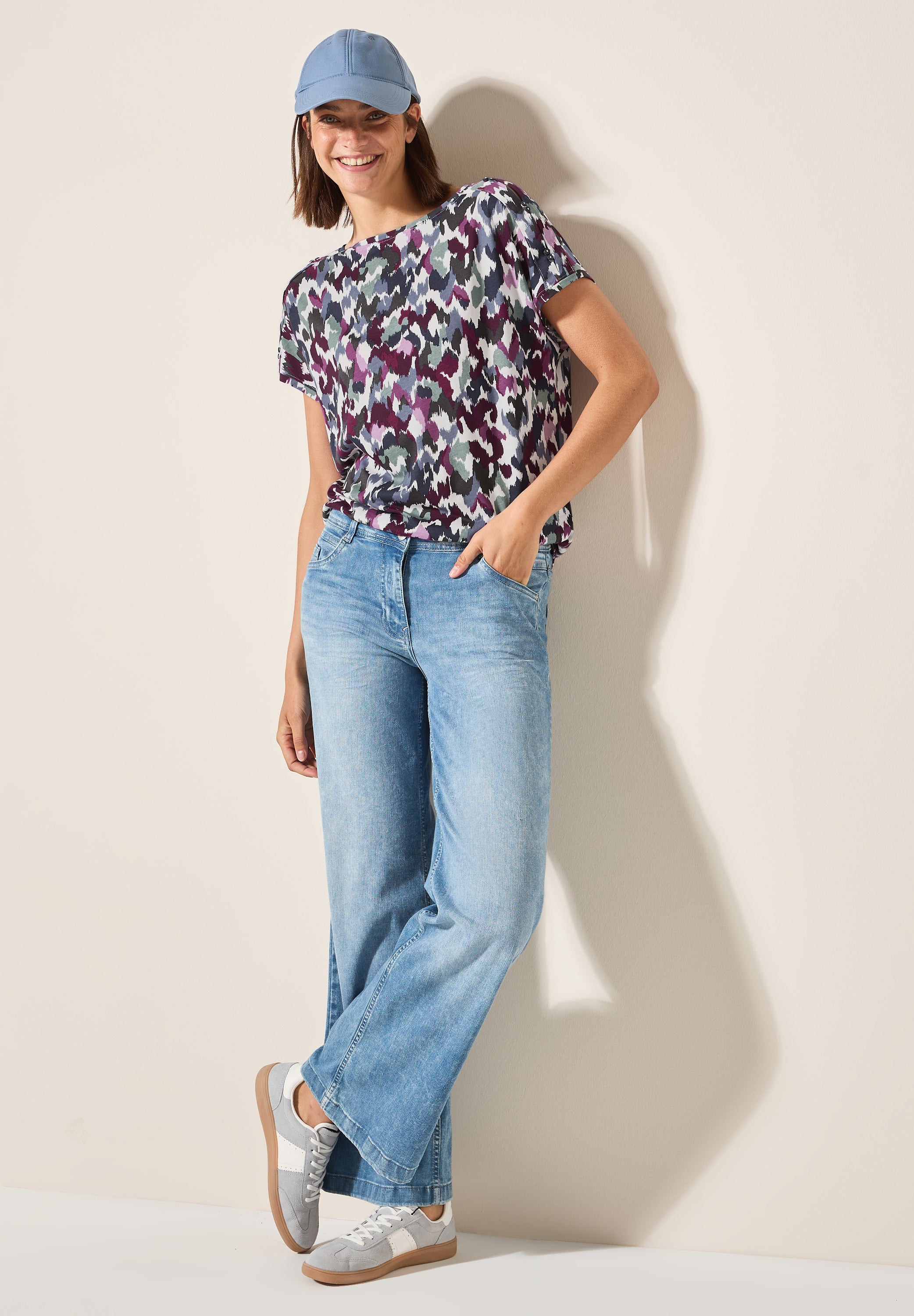 T-Shirt mit Knopfdetail