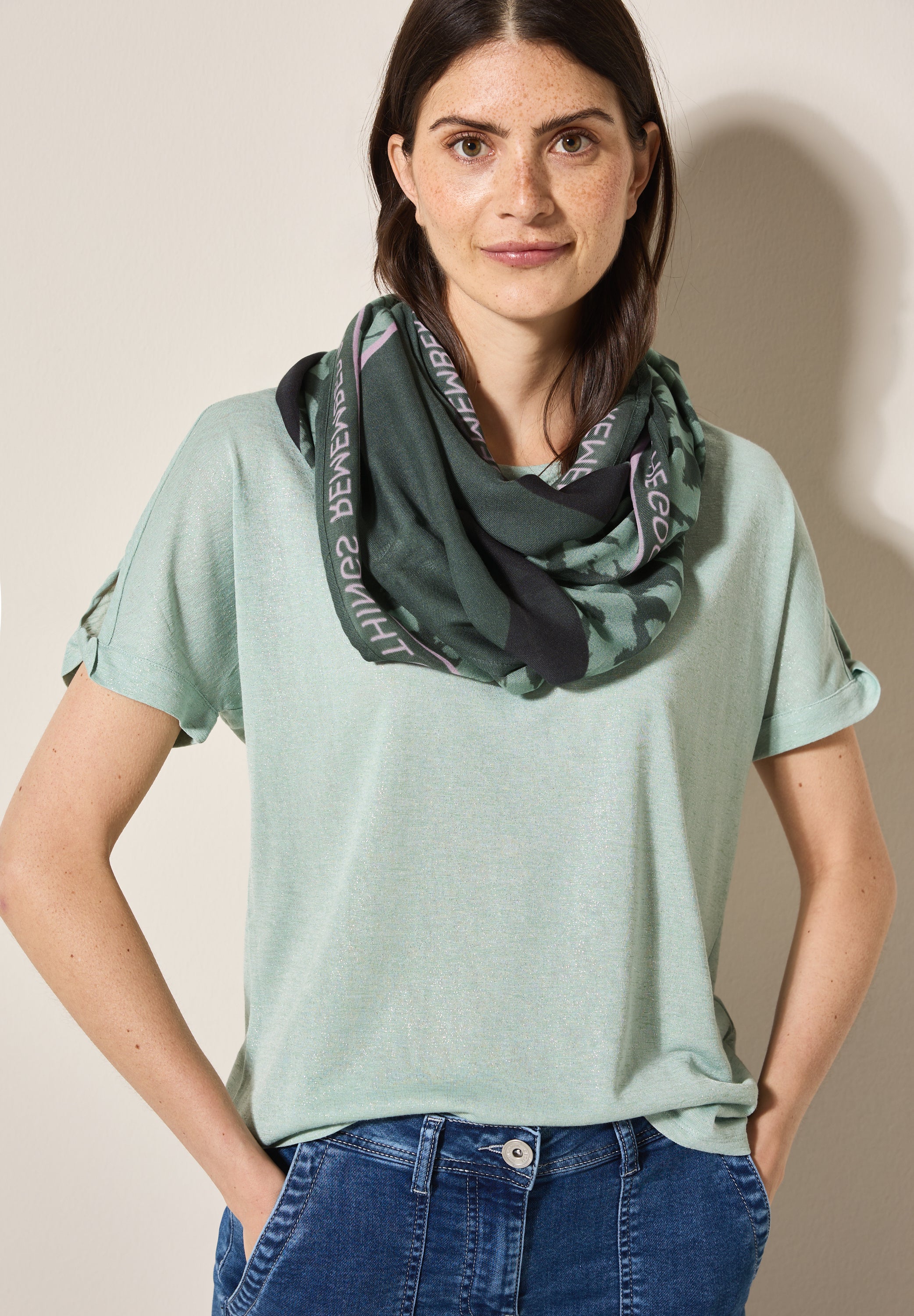 Gemusterter Loop-Schal