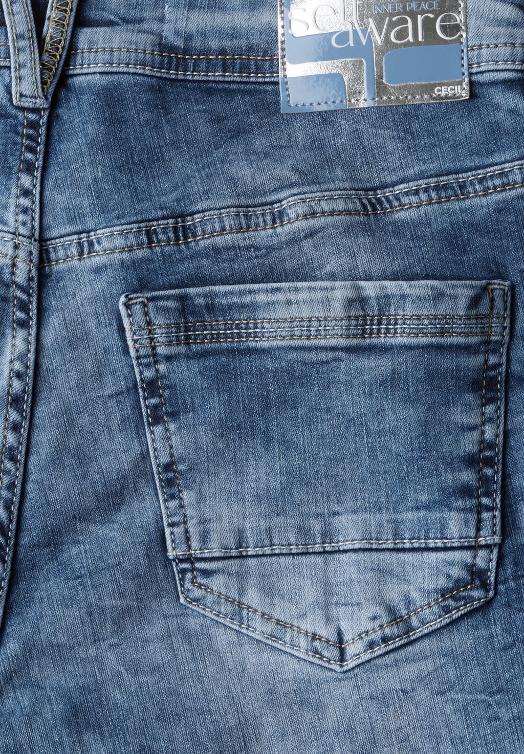Jeans mit Turn-Up Detail