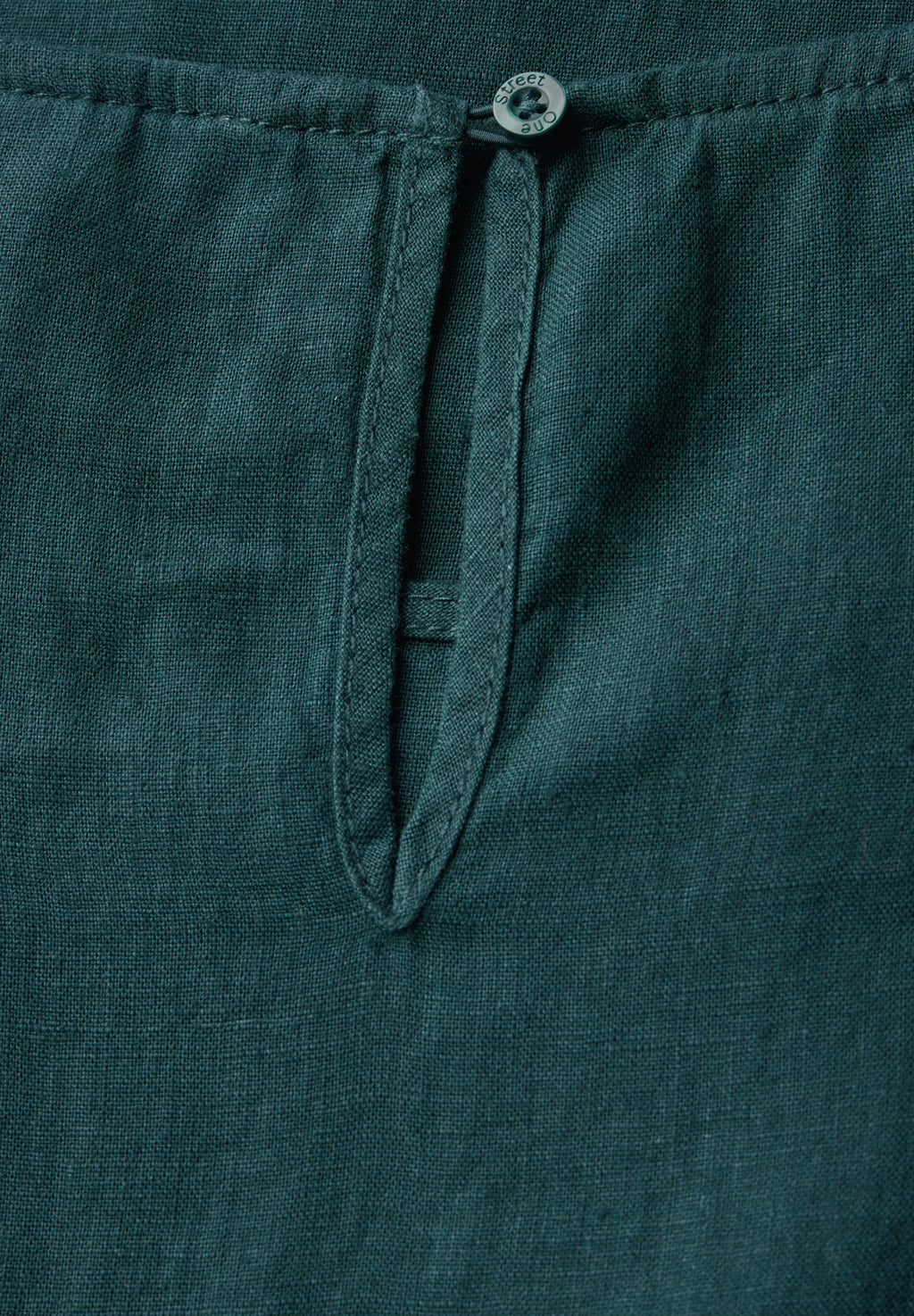 Volant-Kleid aus Leinen