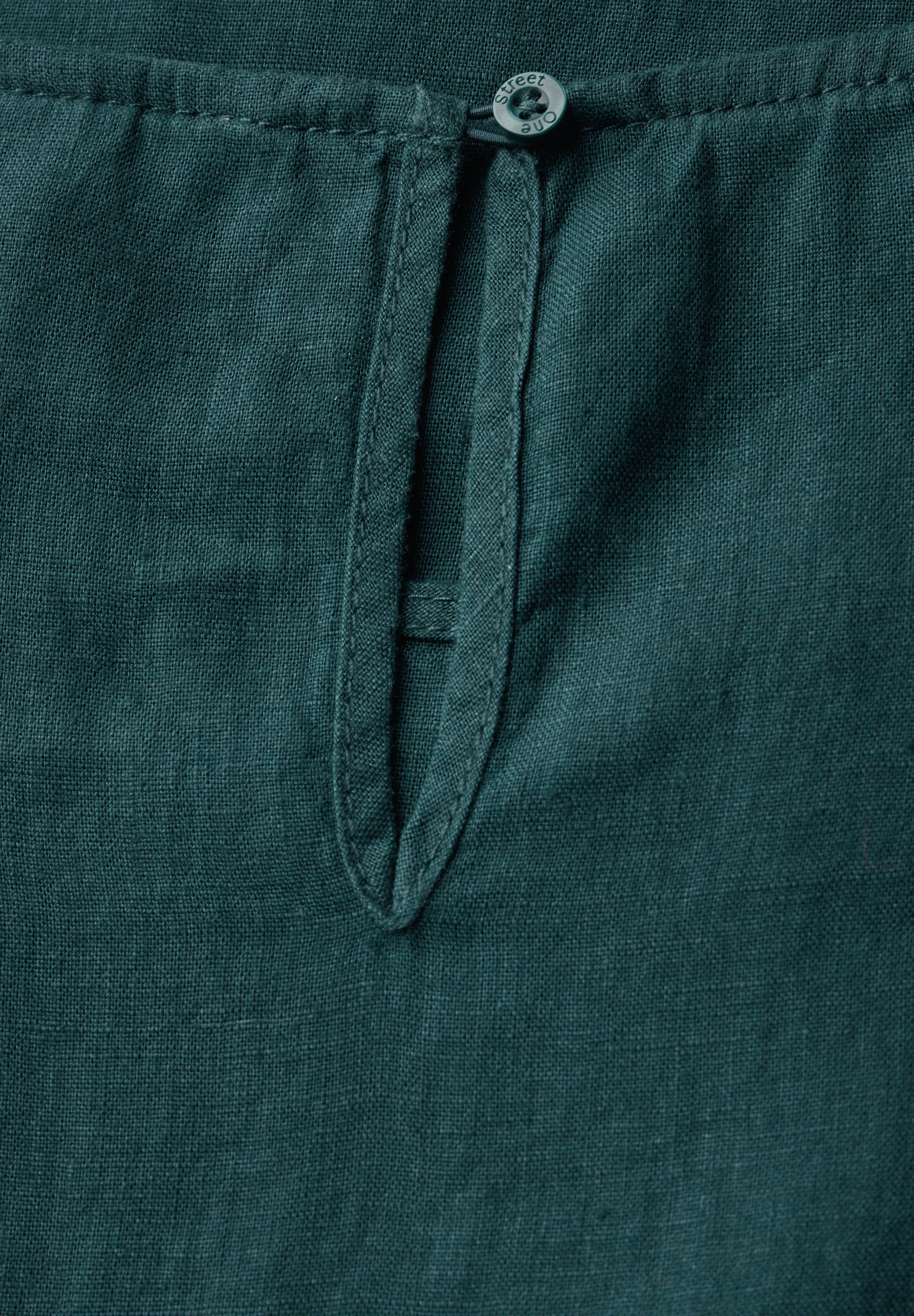 Volant-Kleid aus Leinen