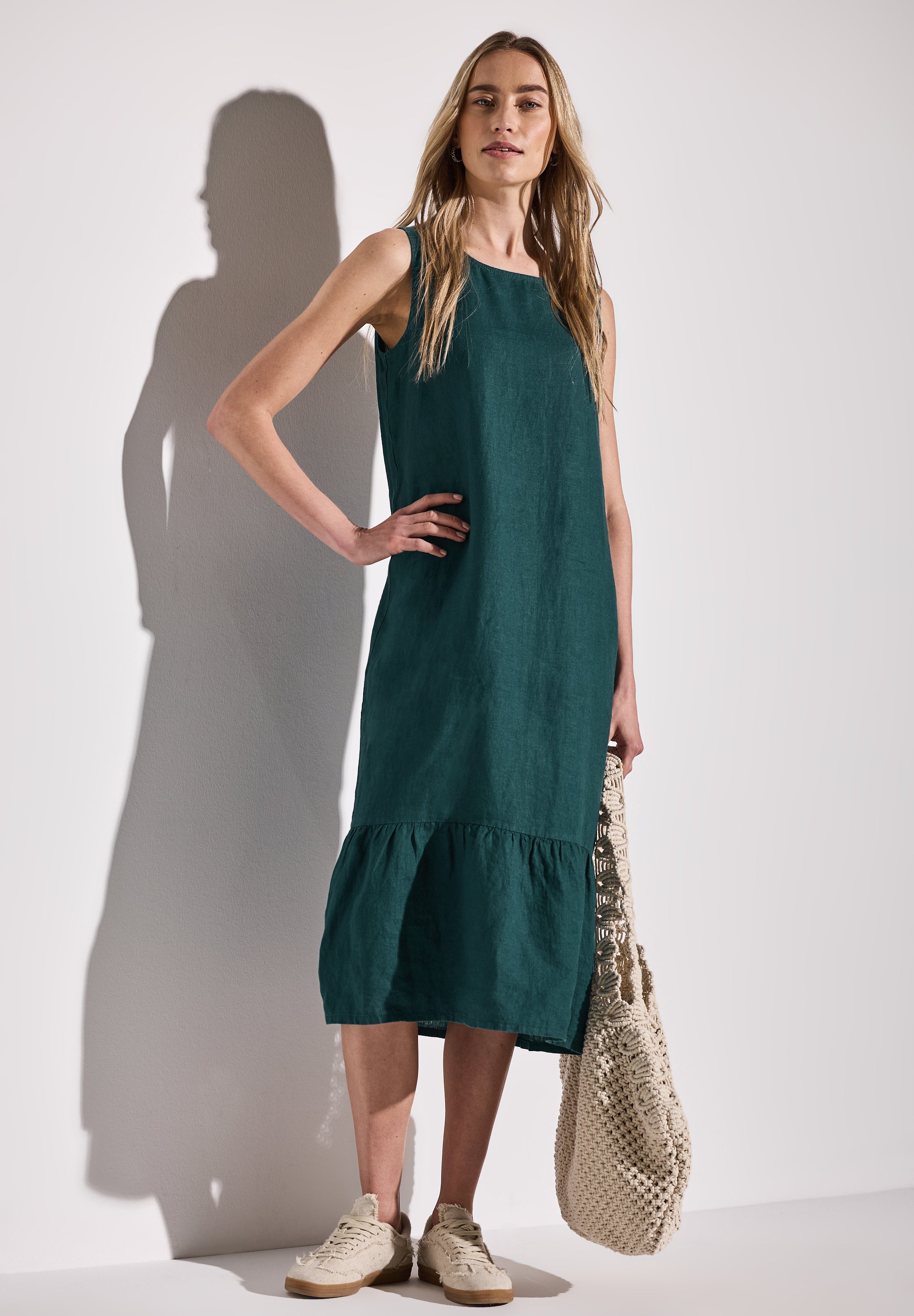 Volant-Kleid aus Leinen