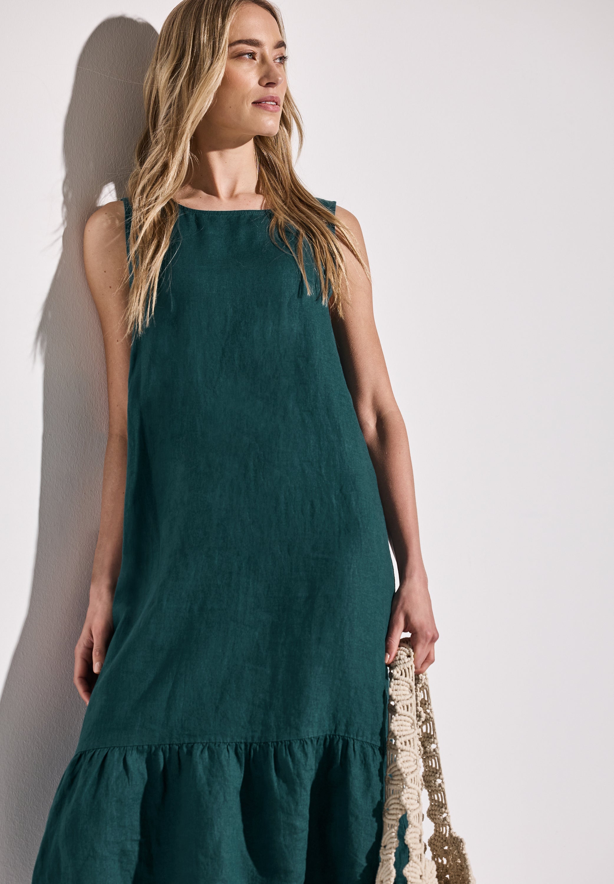 Volant-Kleid aus Leinen