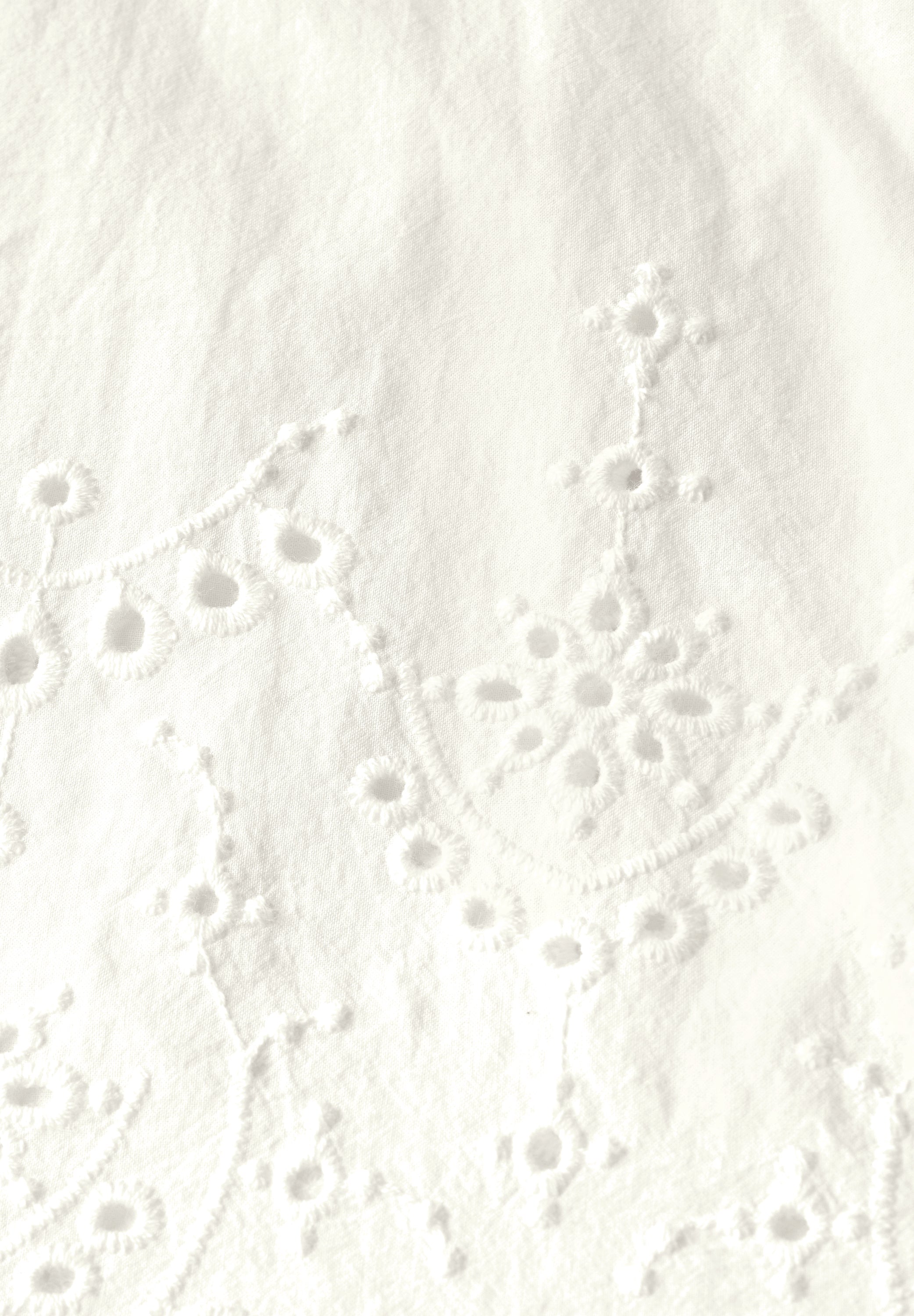 Hemdbluse mit Stickerei
