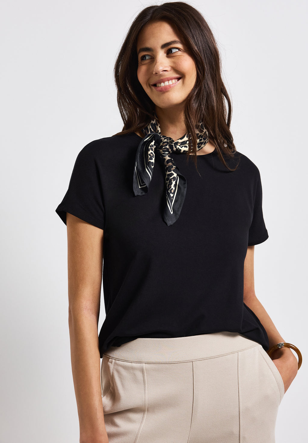 Satin Tuch mit Leo-Muster