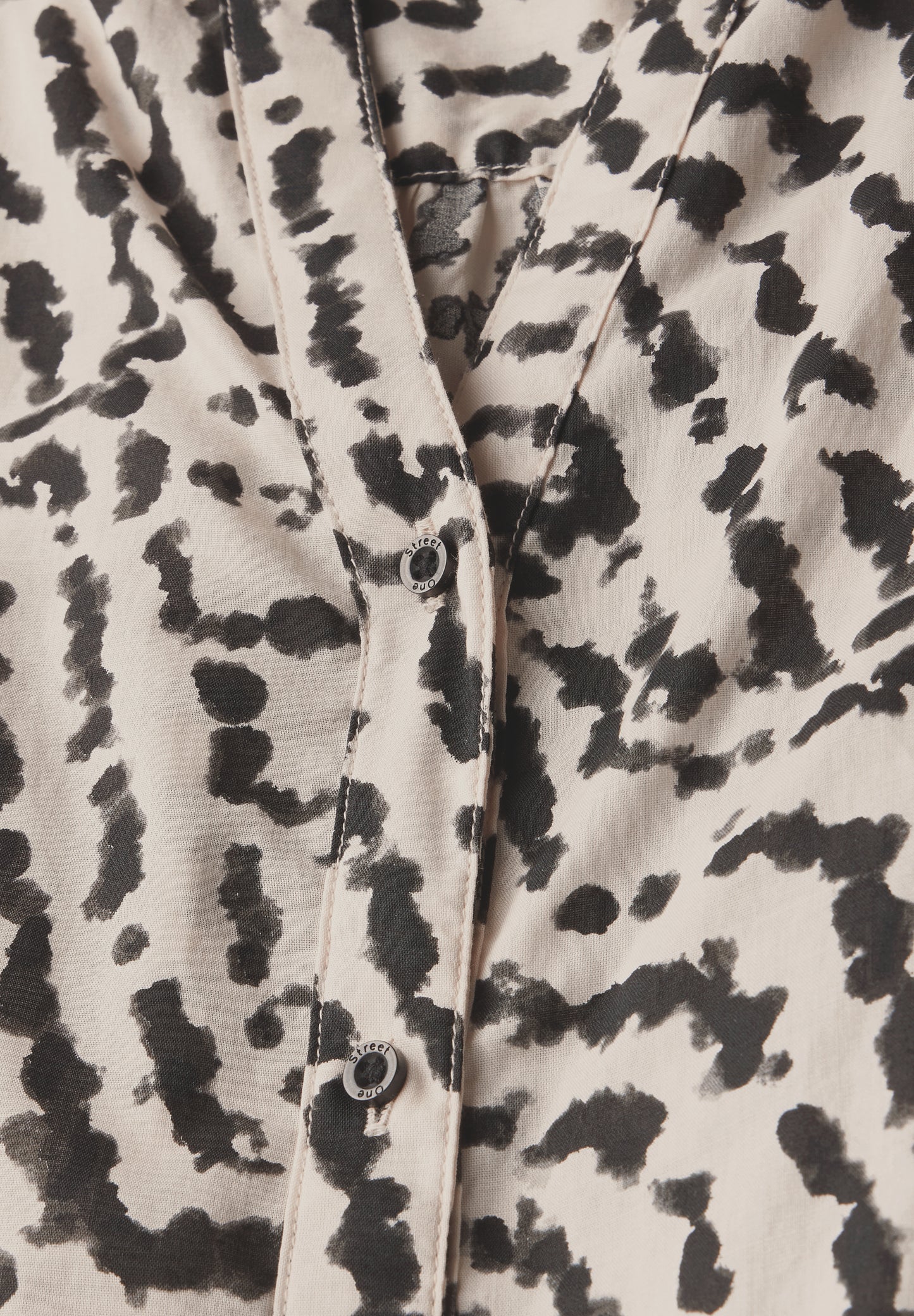 Print-Bluse mit Tapedetails
