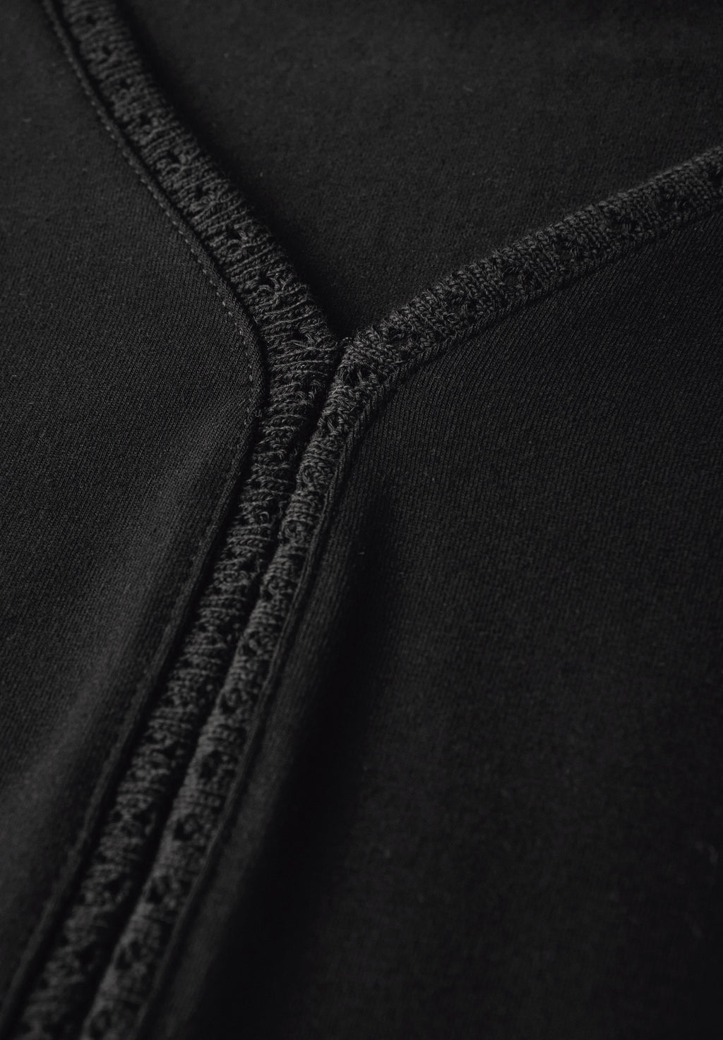 Jersey-Top mit Häkeldetails