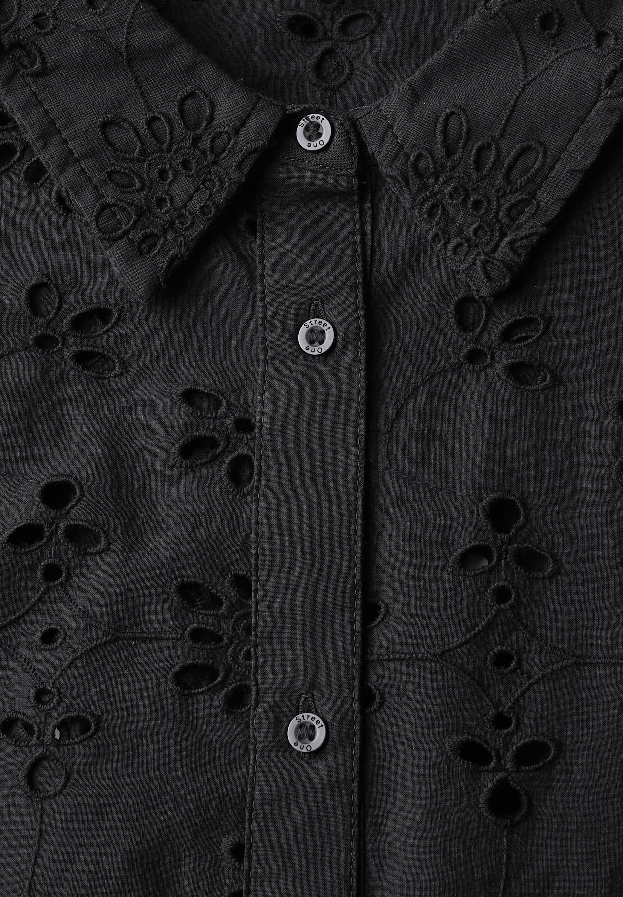 Hemdbluse mit Lochstickerei