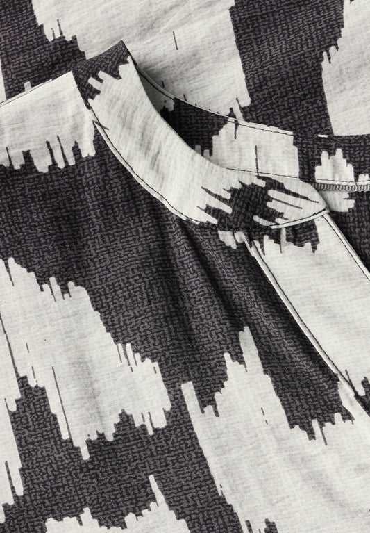Gemustertes Kleid