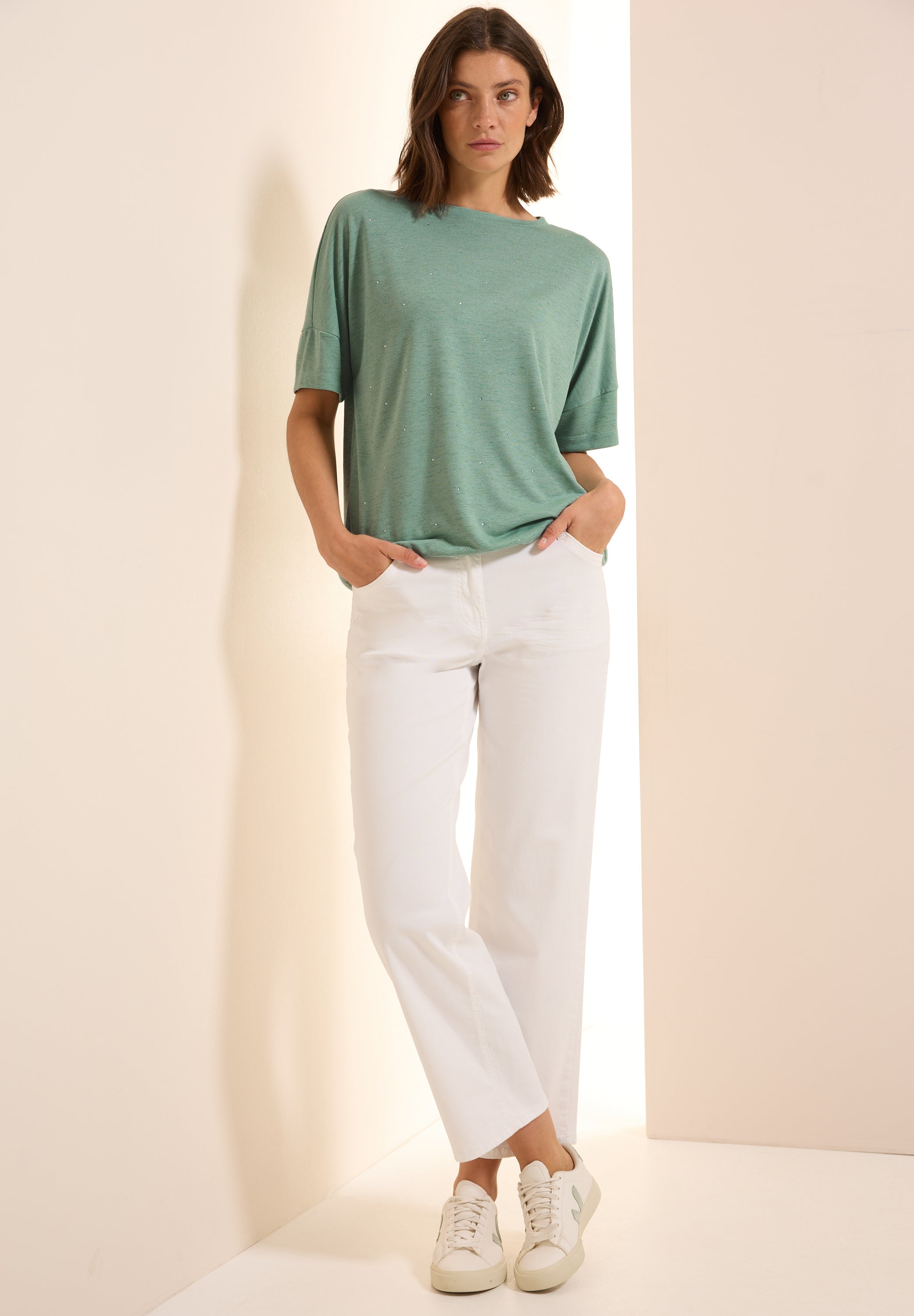 Shirt mit Dekosteinen