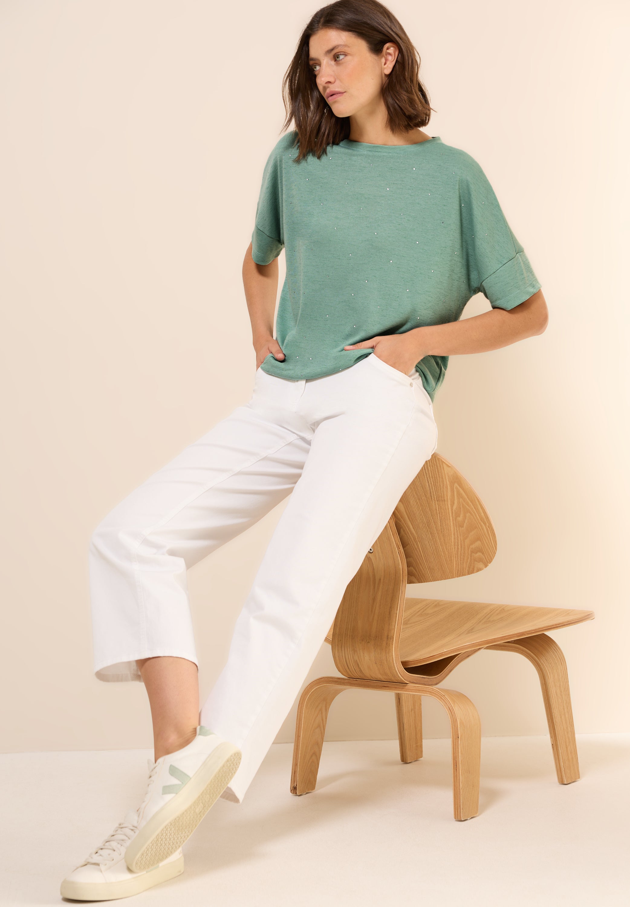 Shirt mit Dekosteinen