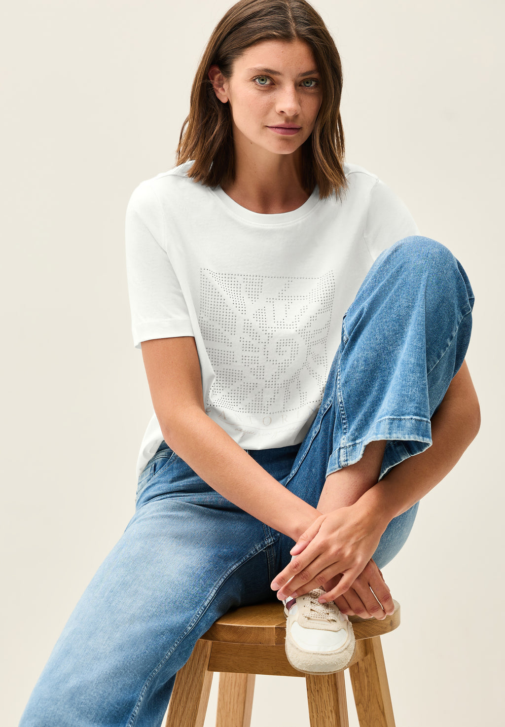 Shirt mit Schmucksteinen