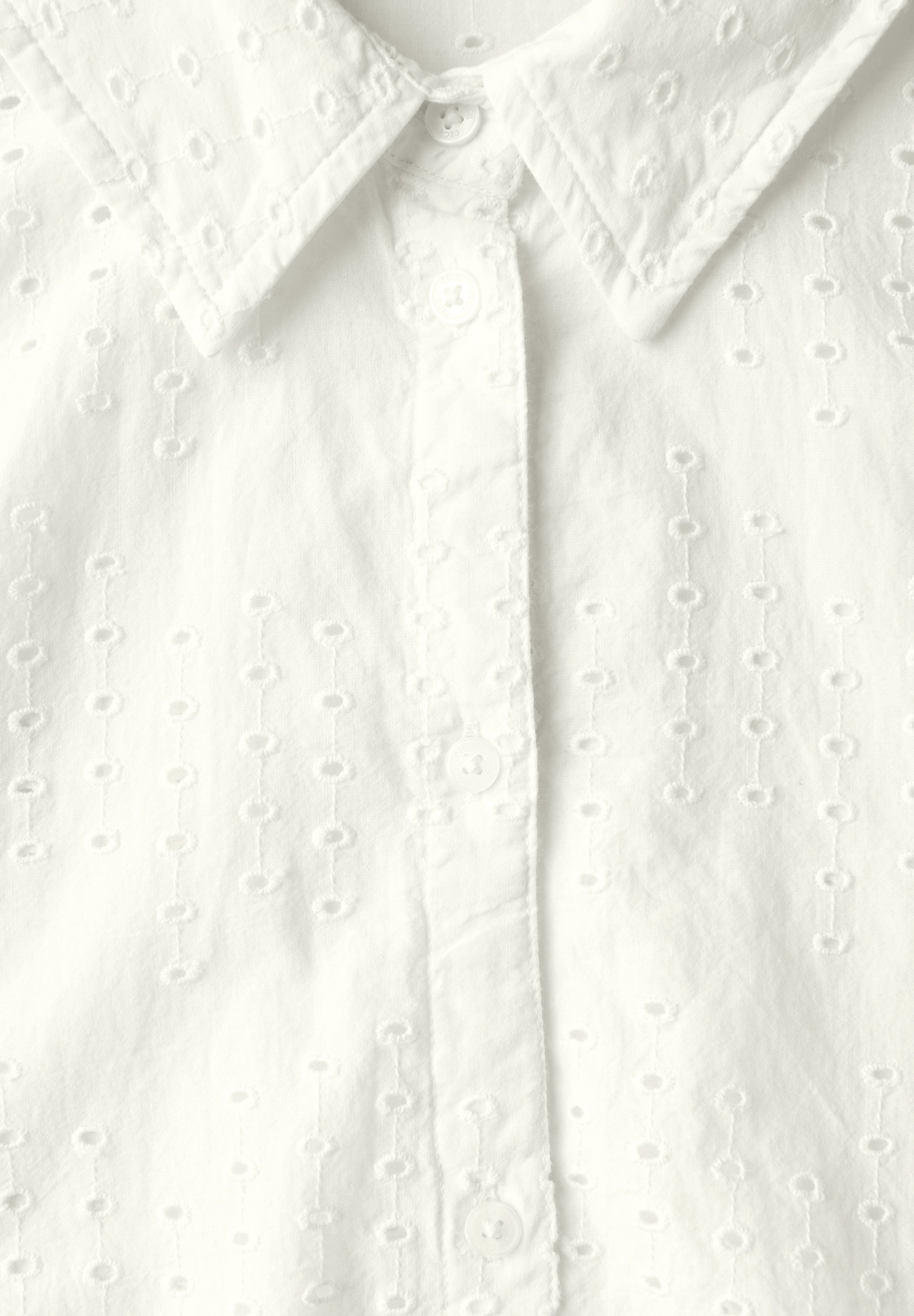 Hemdbluse mit Lochstickerei