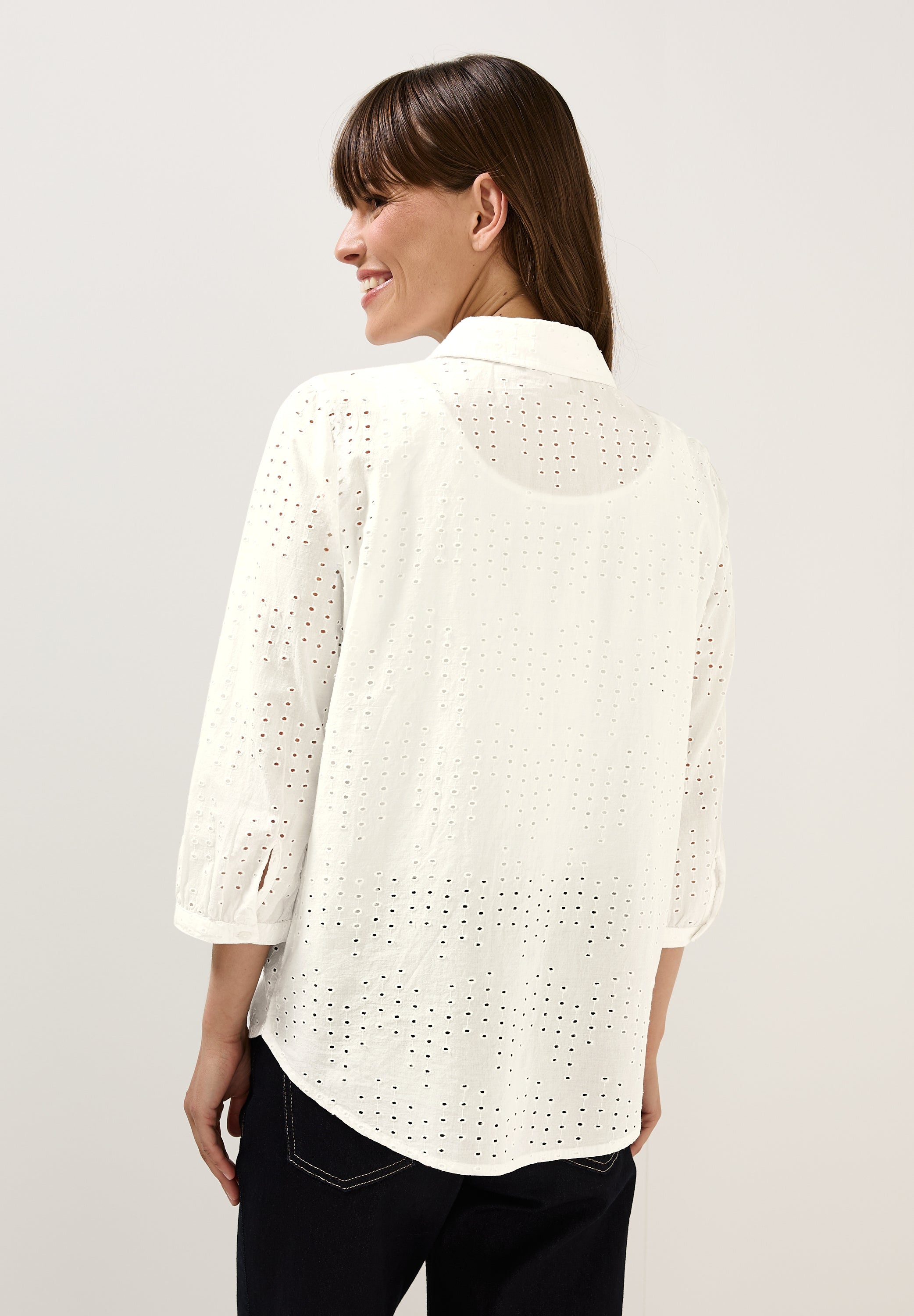 Hemdbluse mit Lochstickerei
