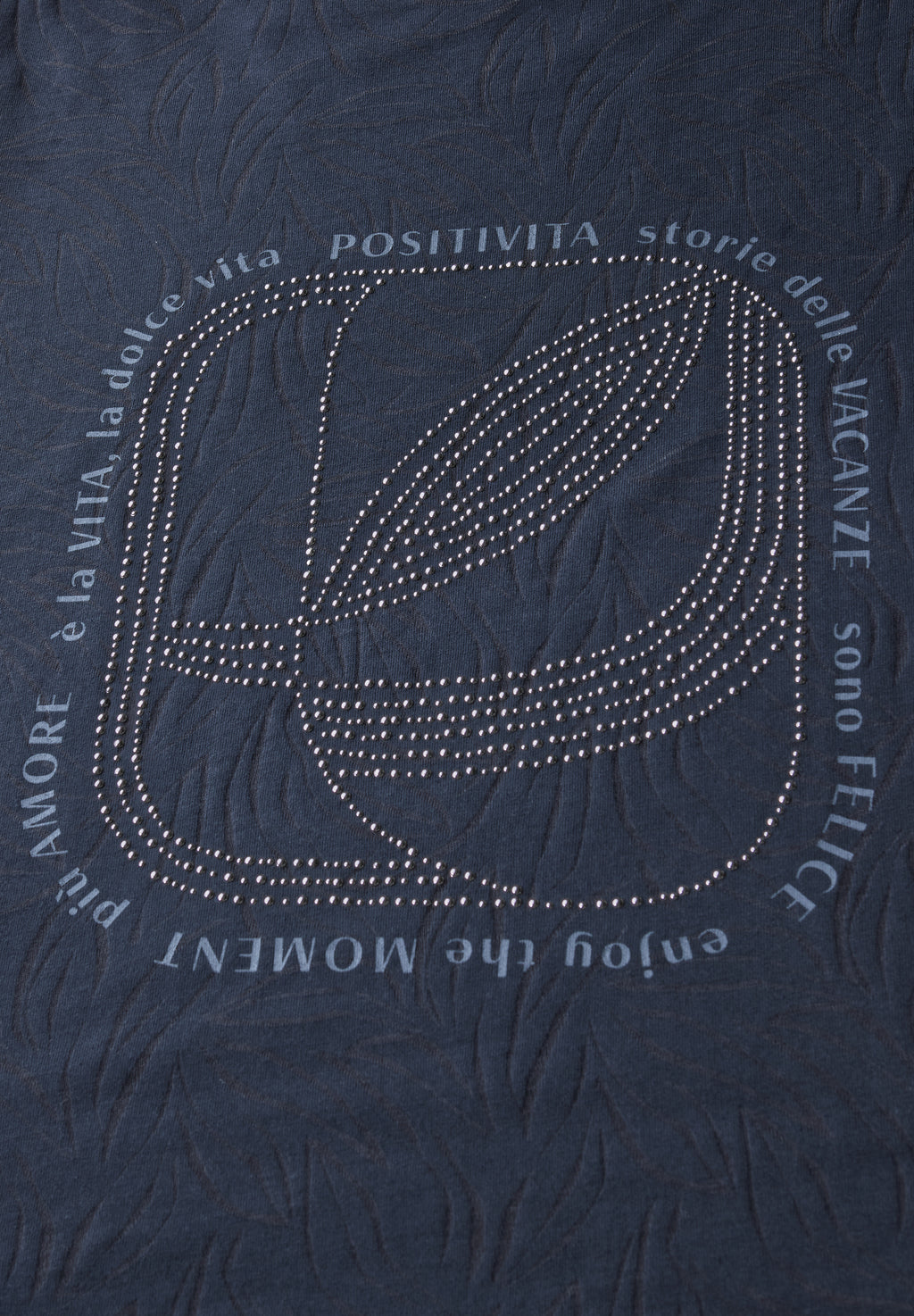 T-Shirt mit Schmucksteinen