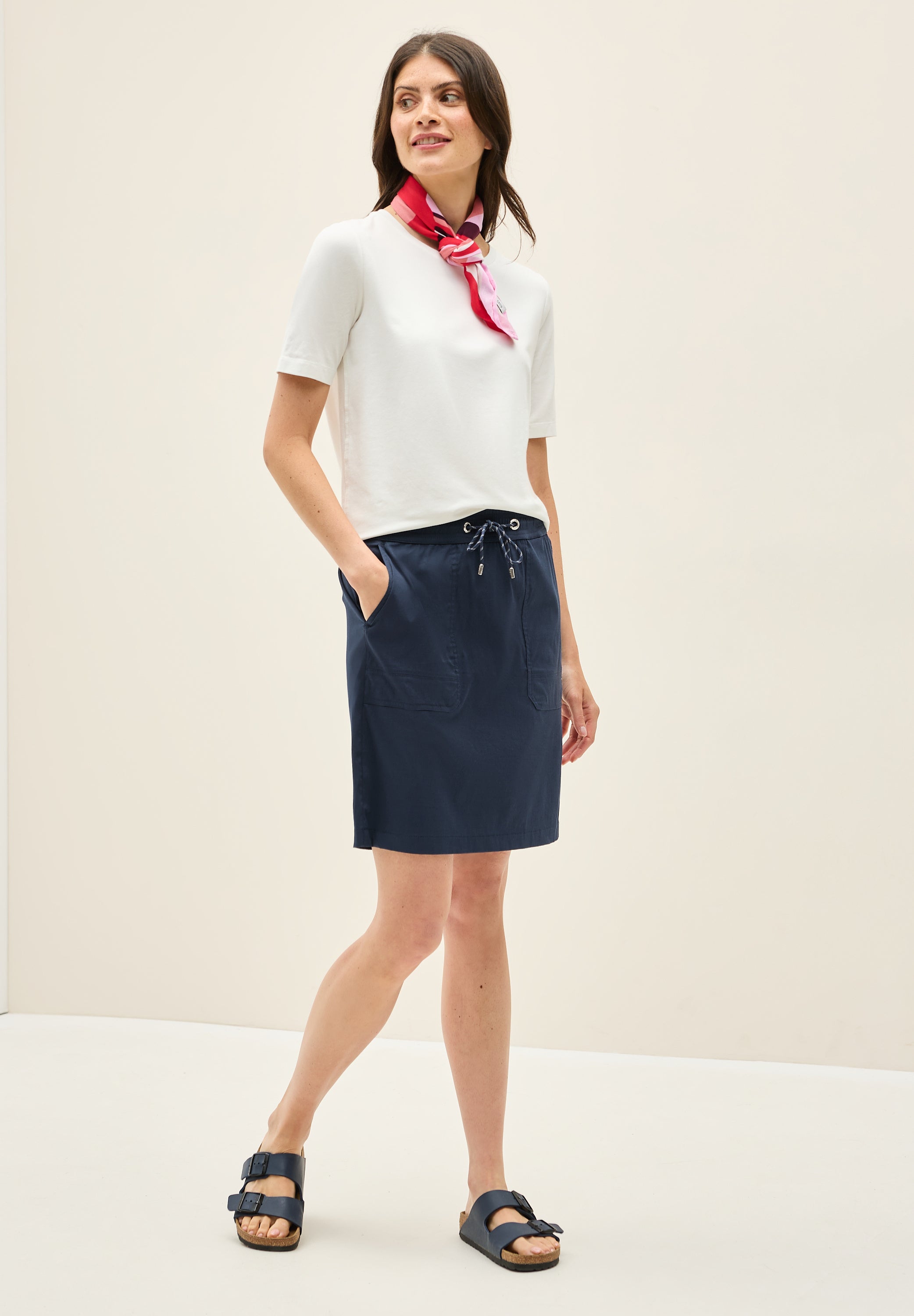 Rock mit feinen Streifen