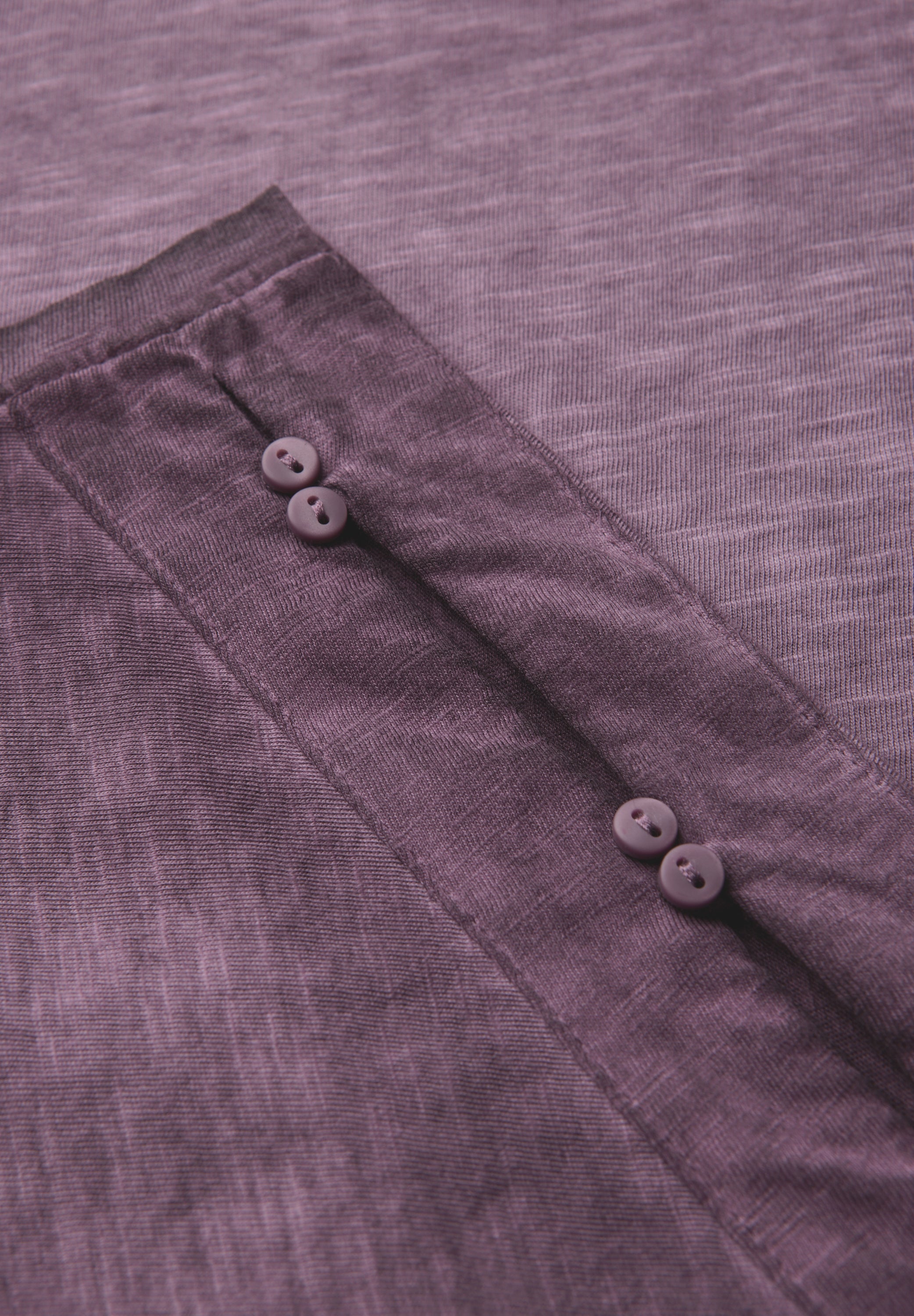 T-Shirt mit Knopfdetail