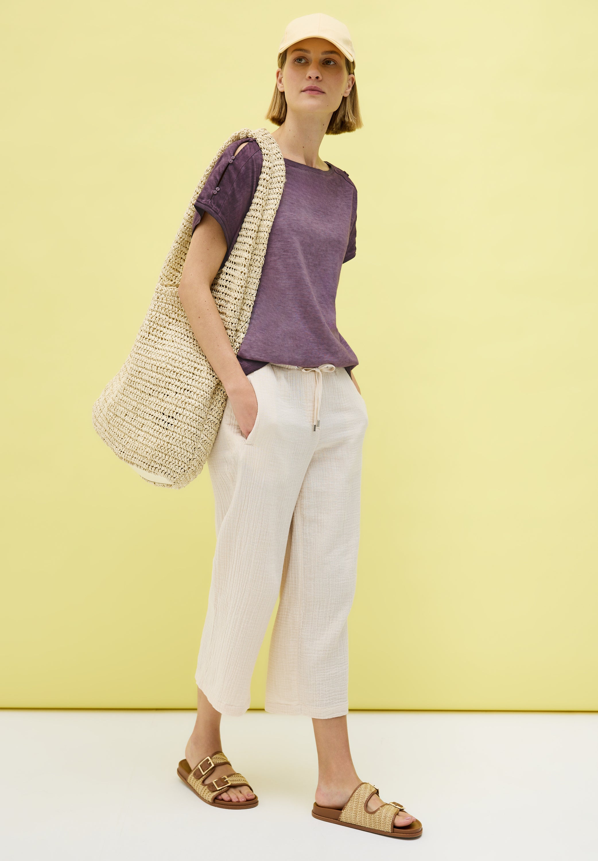 T-Shirt mit Knopfdetail