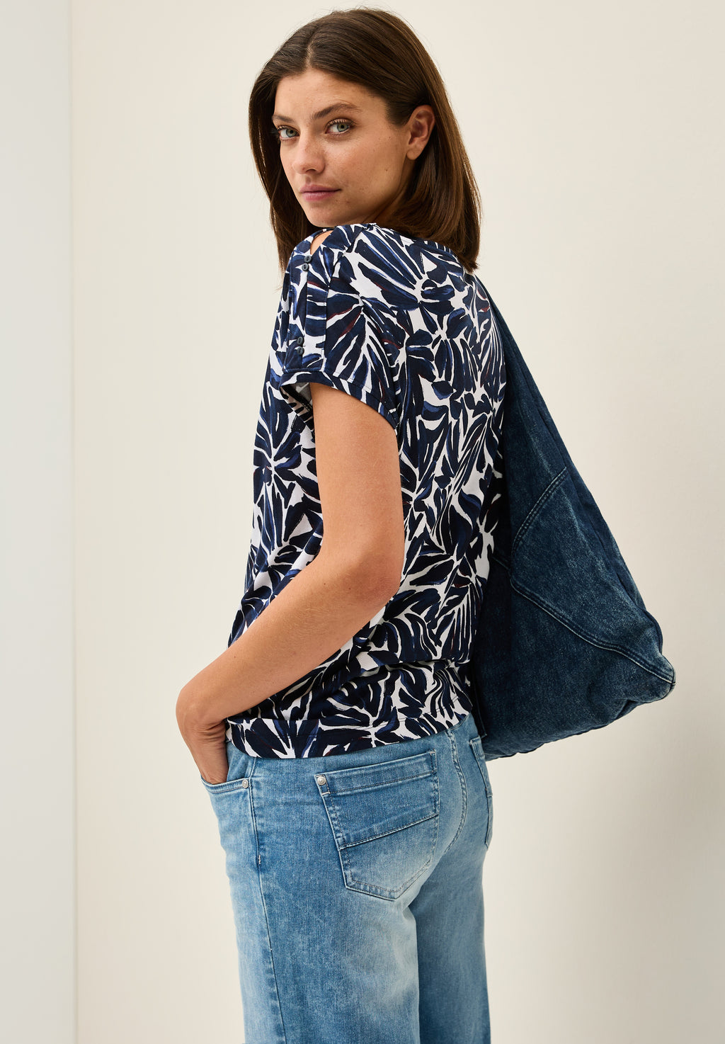 Print-Shirt mit Knopfdetail