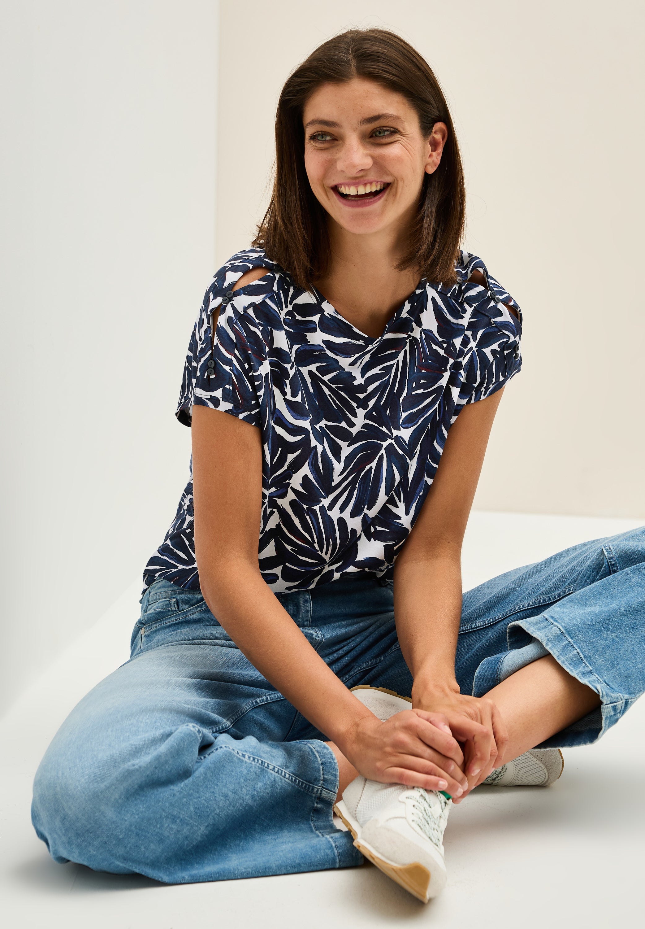 Print-Shirt mit Knopfdetail