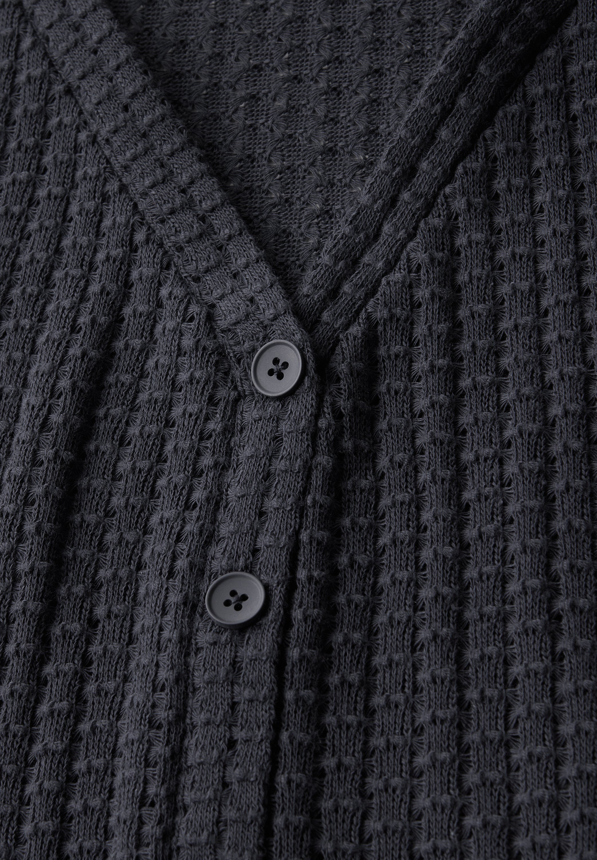 Strukturtop mit Knopfleiste