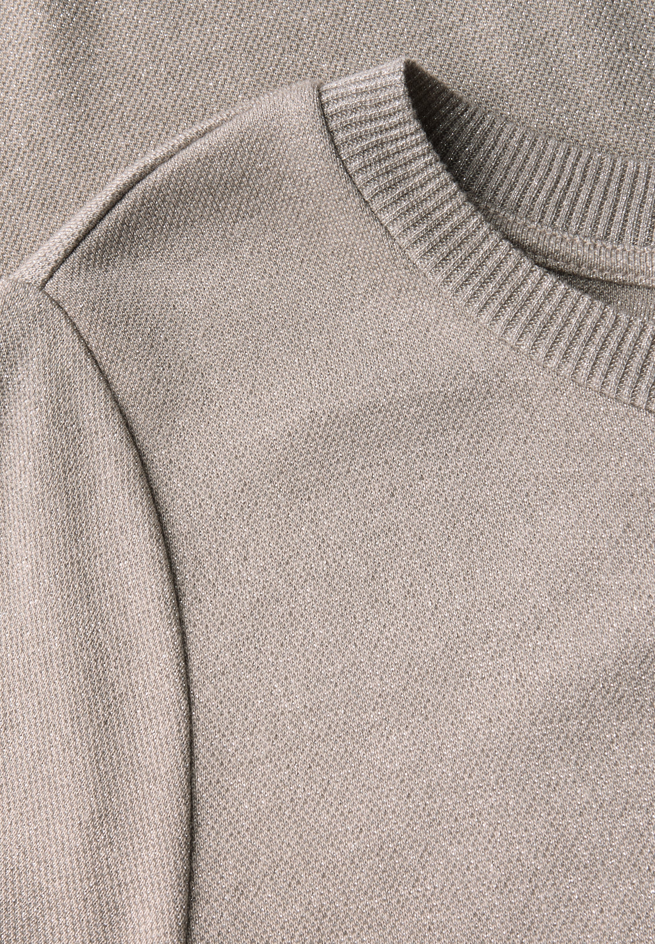 Glitzerndes T-Shirt Kleid